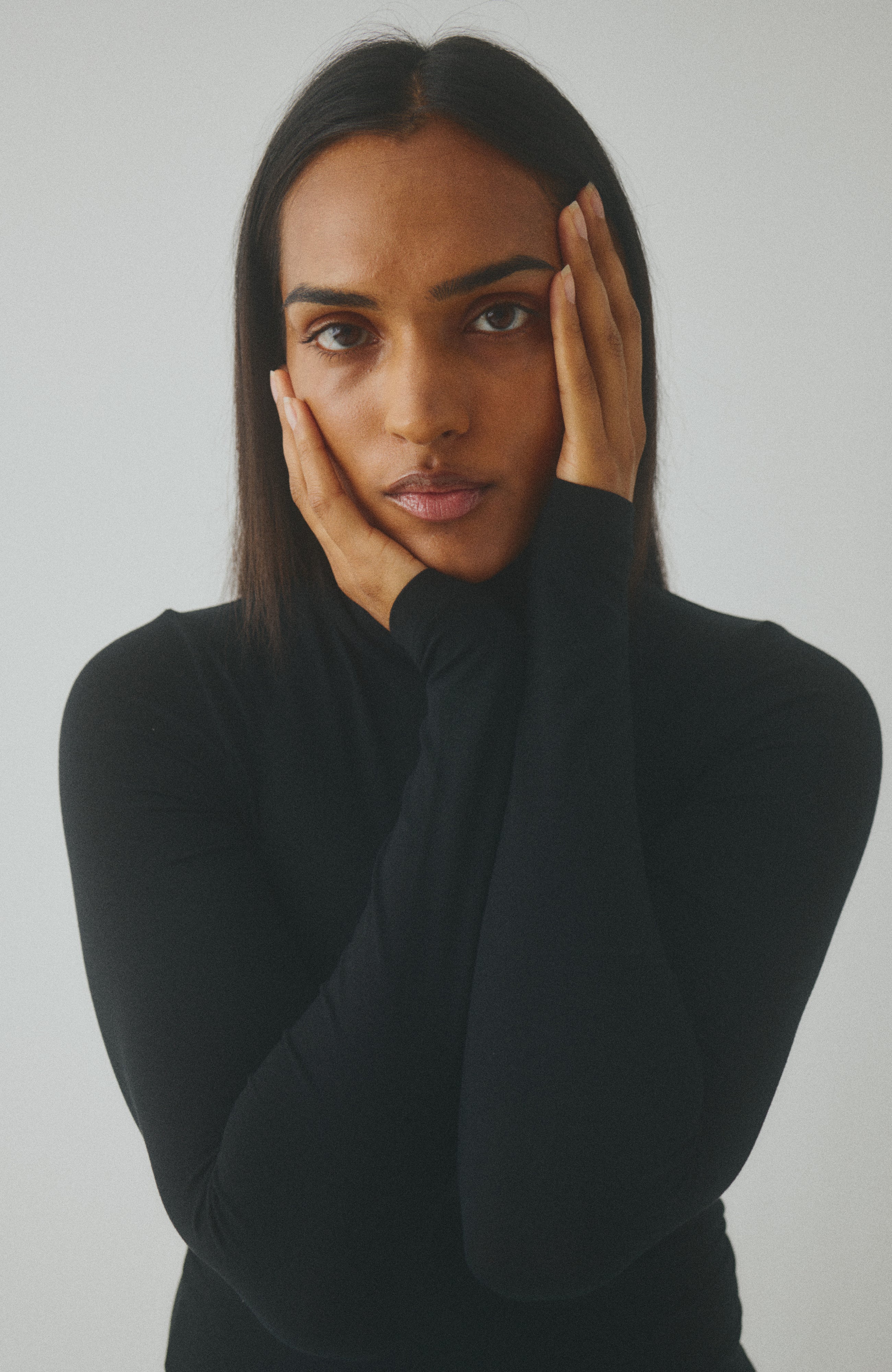 Ina_Black_Image_0