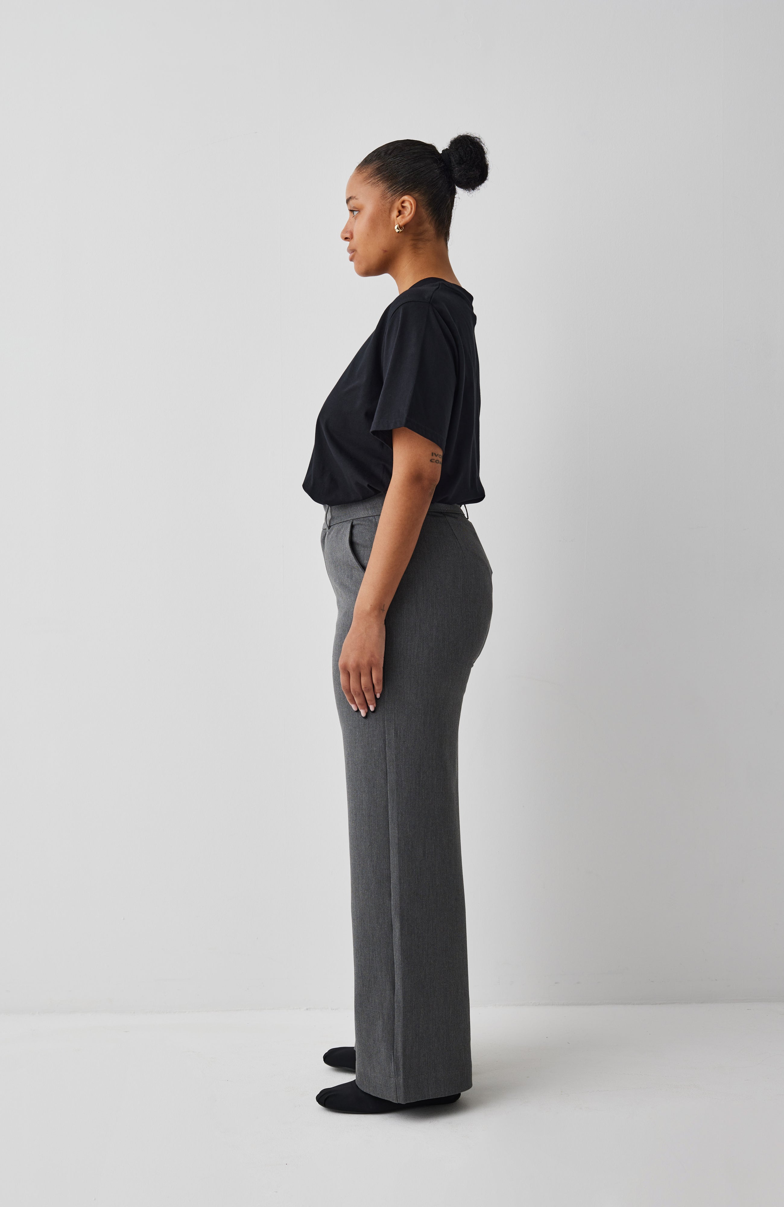 Lucy-M_Medium Melange_Model_