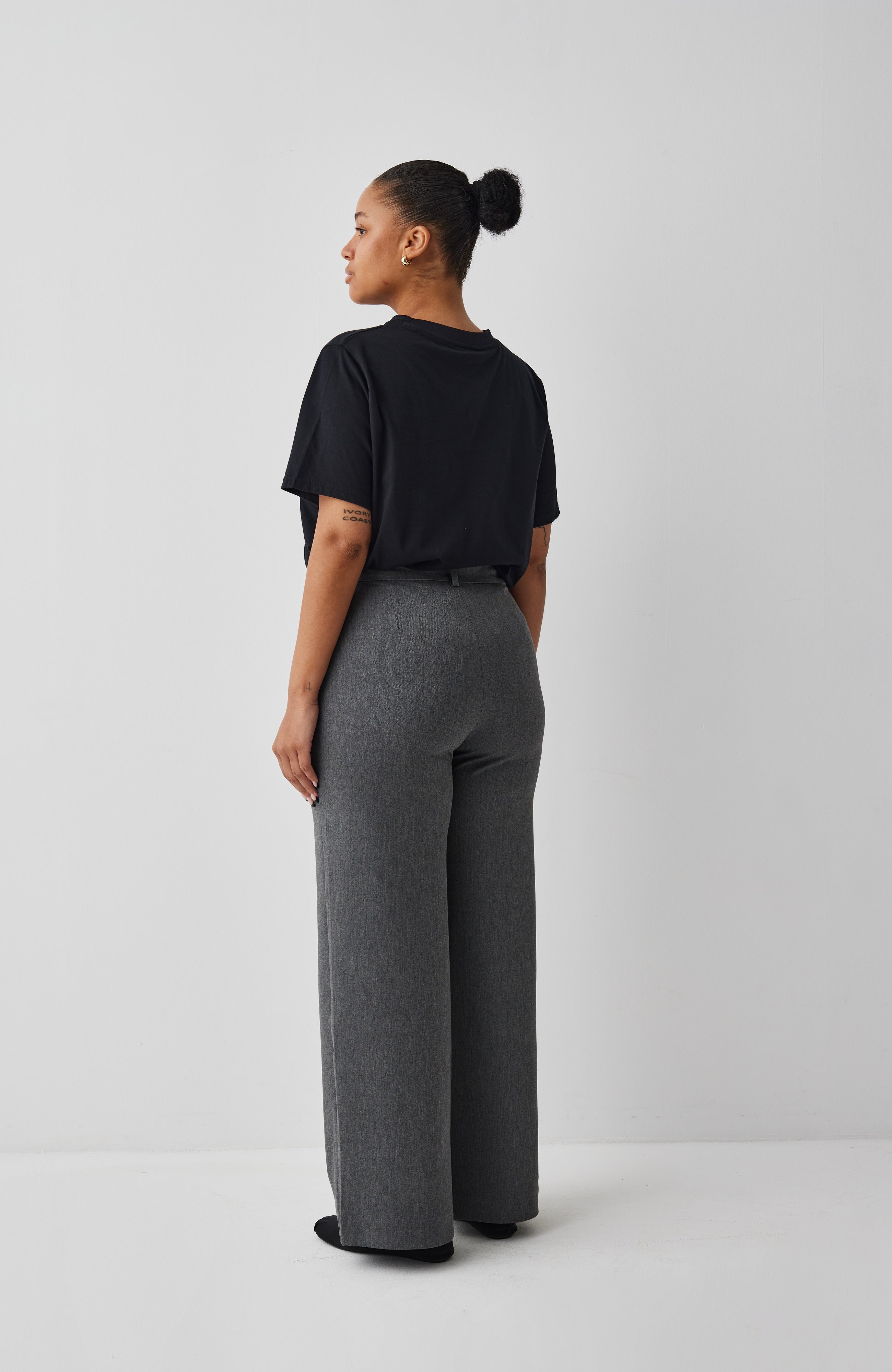 Lucy-M_Medium Melange_Model_