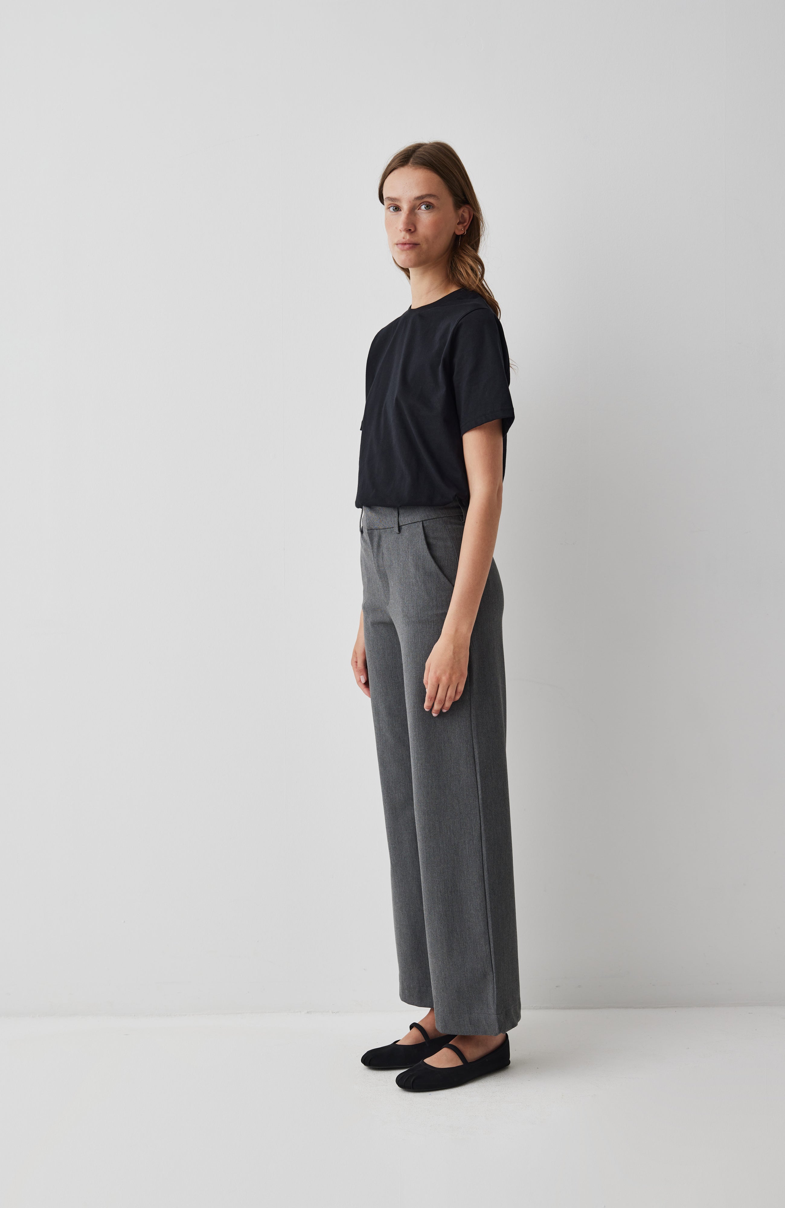 Lucy-M_Medium Melange_Model_