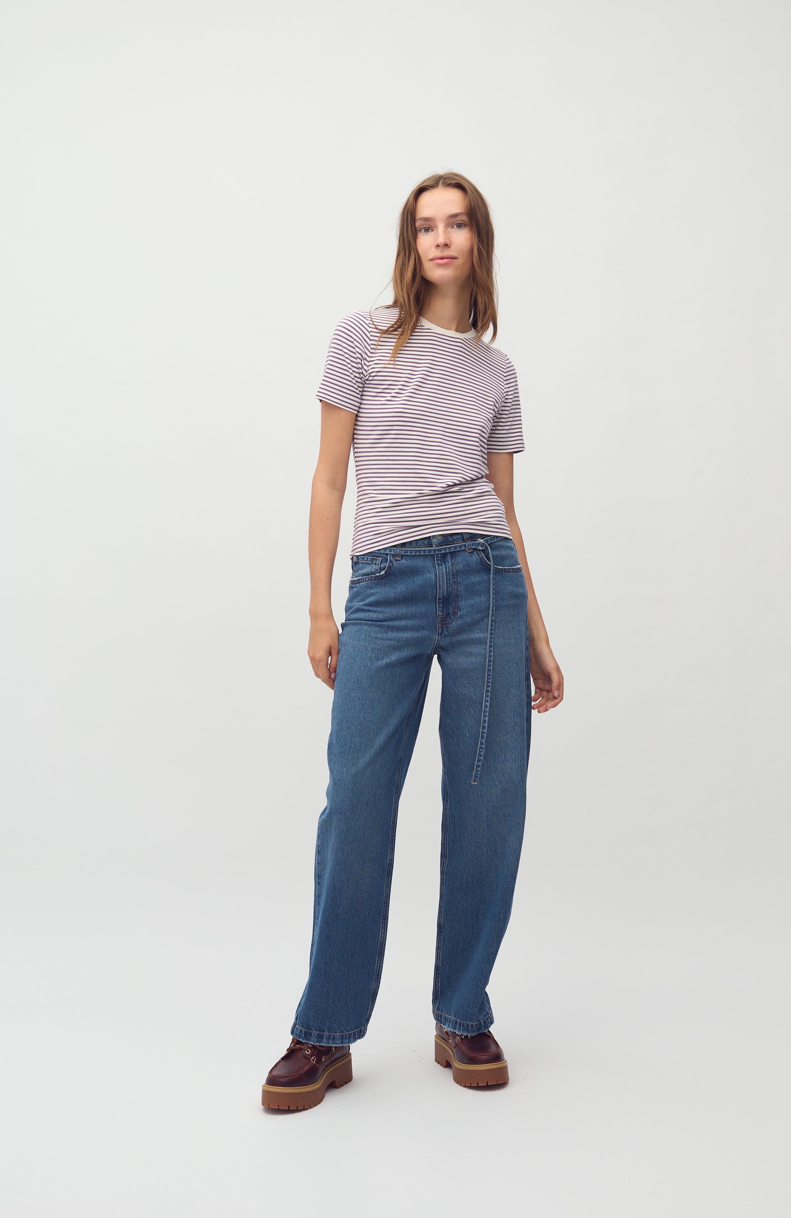 Julie-M_Orhid Bloom Sugar Stripe_Model_0