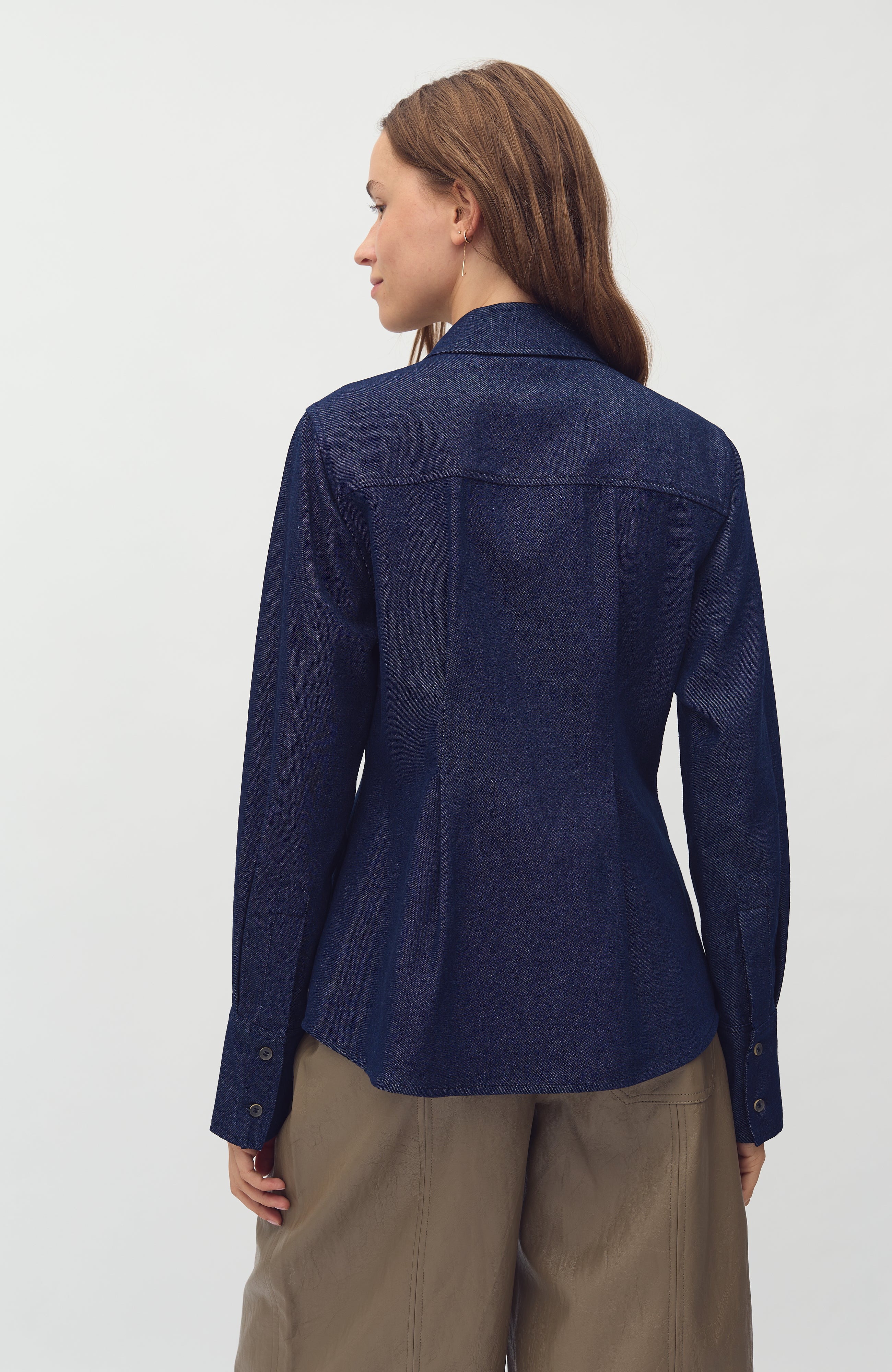 Bican-M_Dark Denim_Model_2