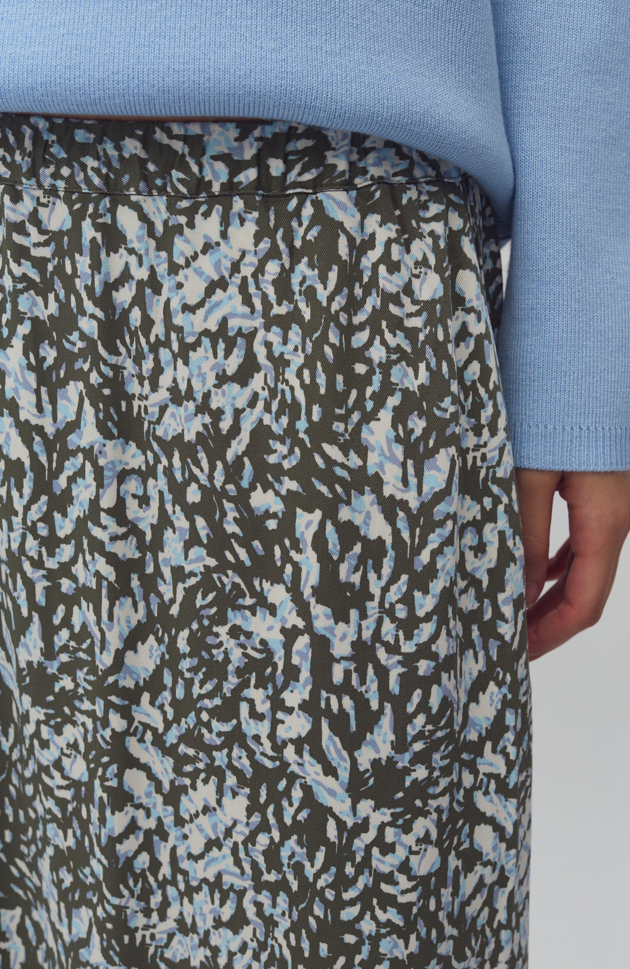 Aveline-M_Manilla Print_Model_
