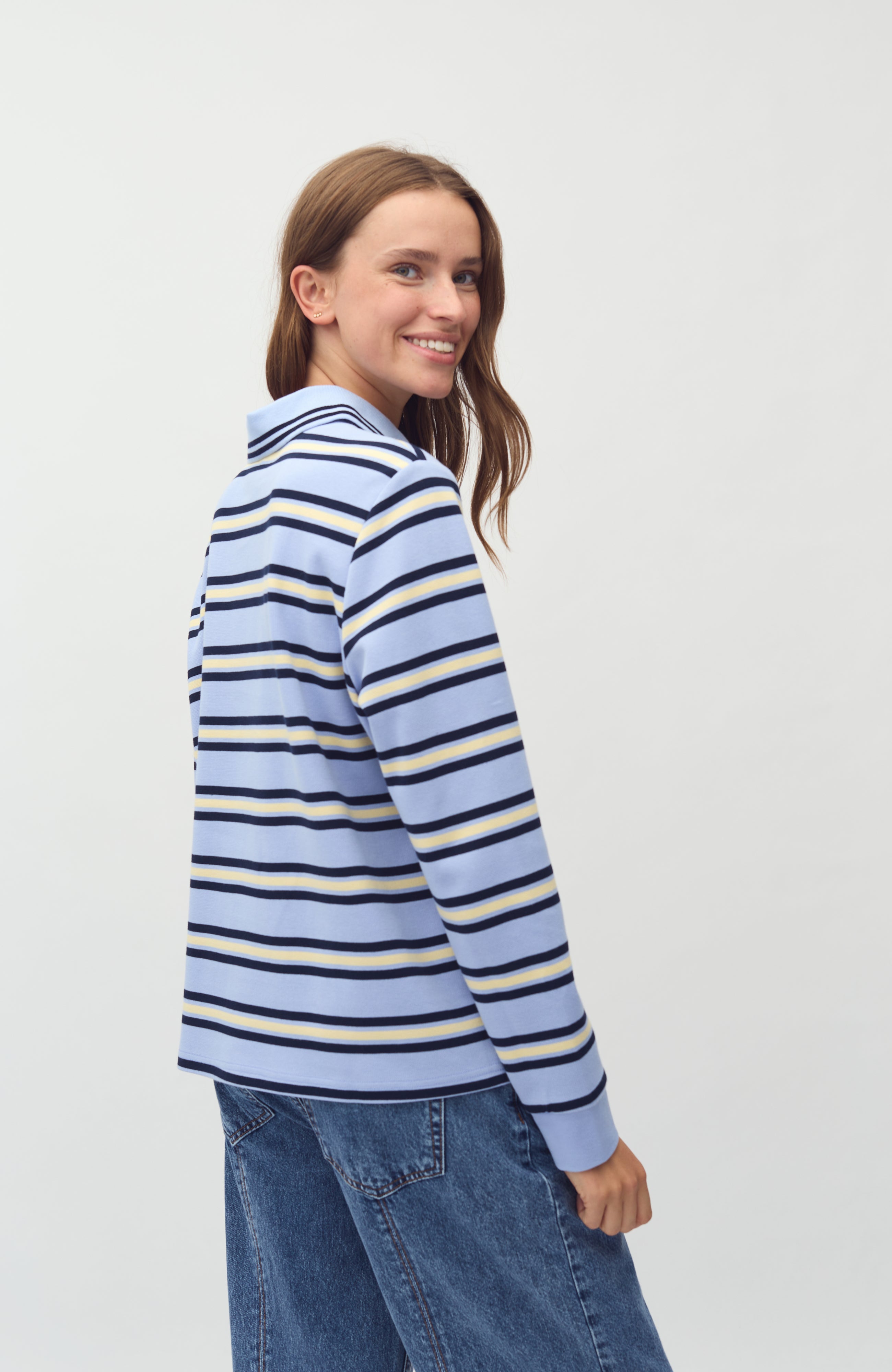 Polla-M_Cool Blue Stripe_Model_2