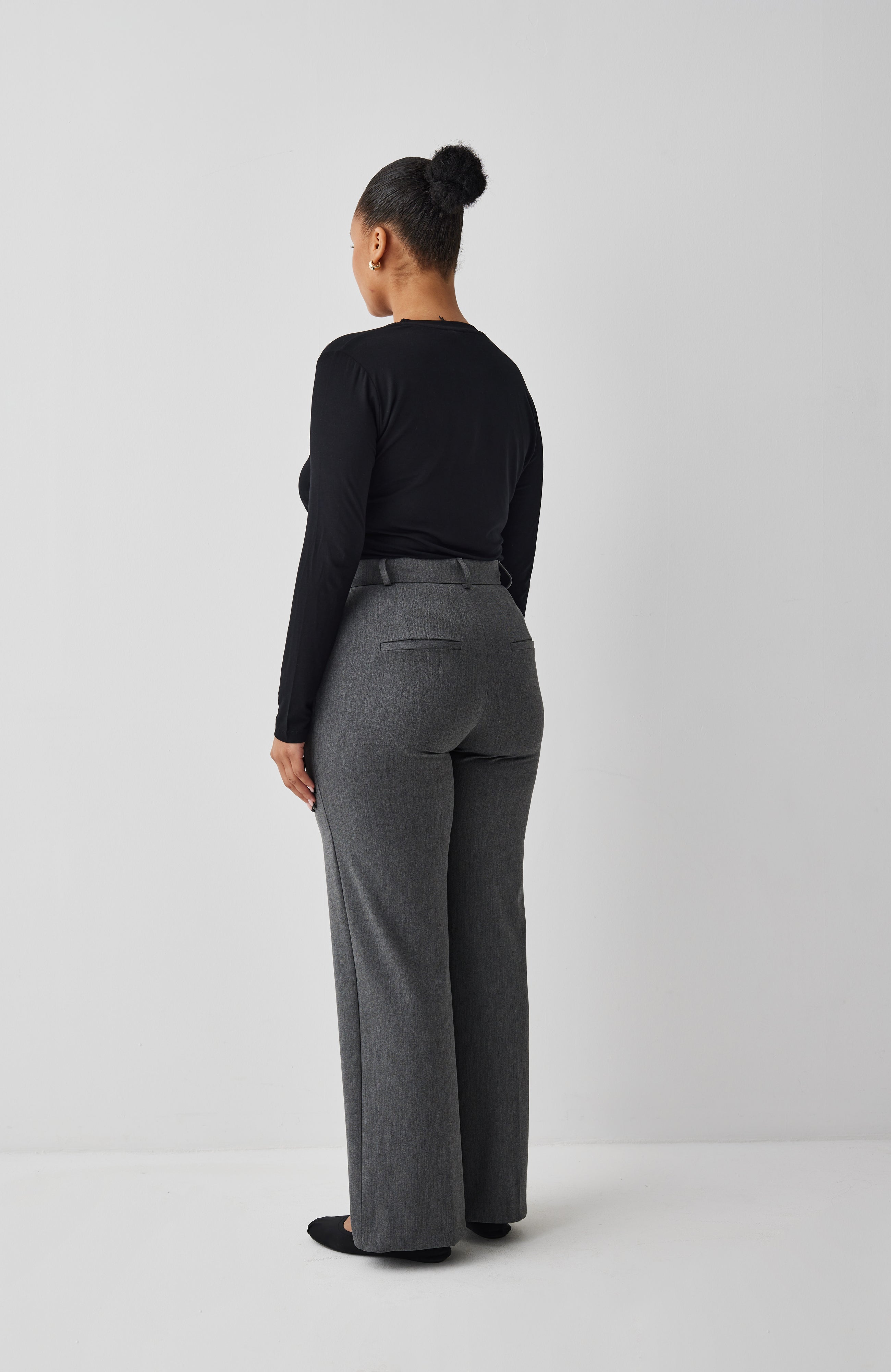 Lucy-M_Medium Melange_Model_9