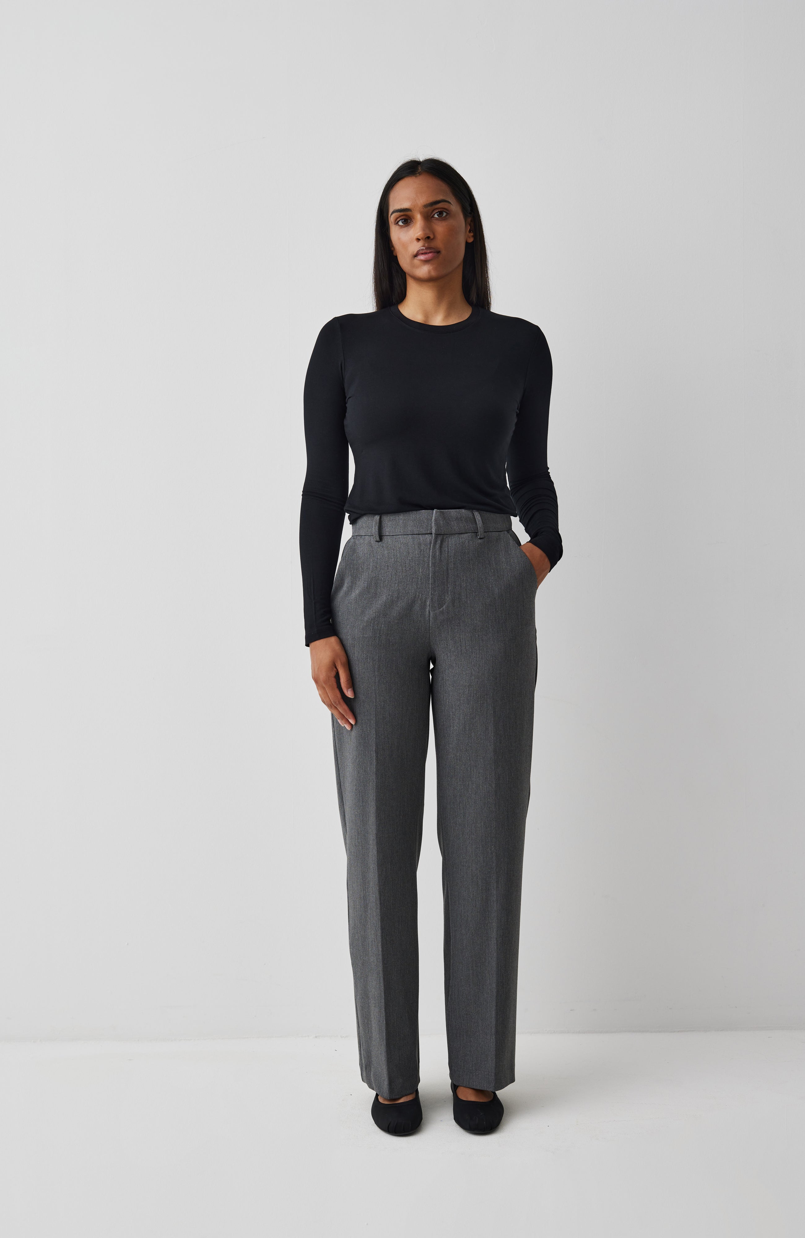 Lucy-M_Medium Melange_Model_