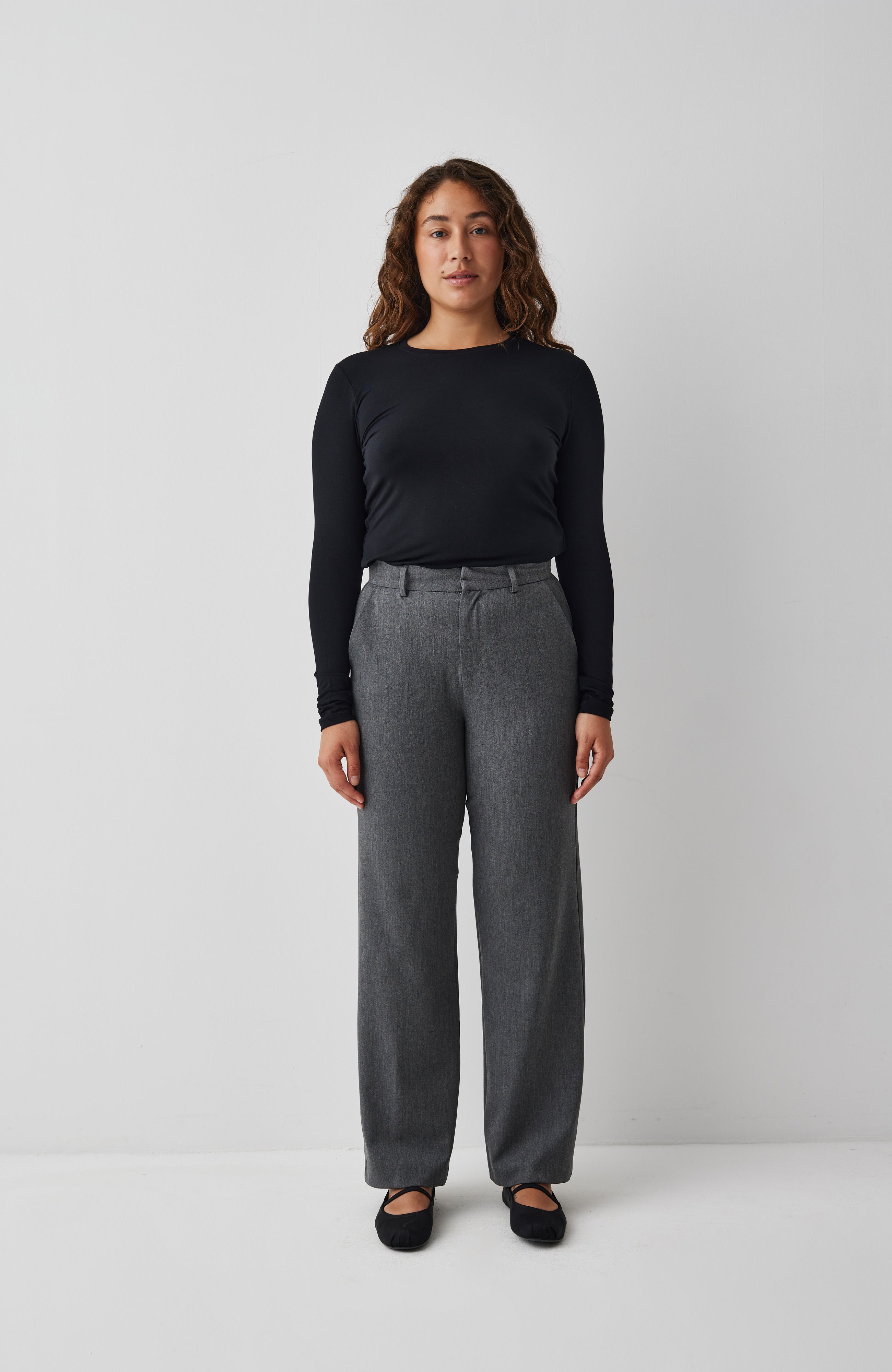 Lucy-M_Medium Melange_Model_