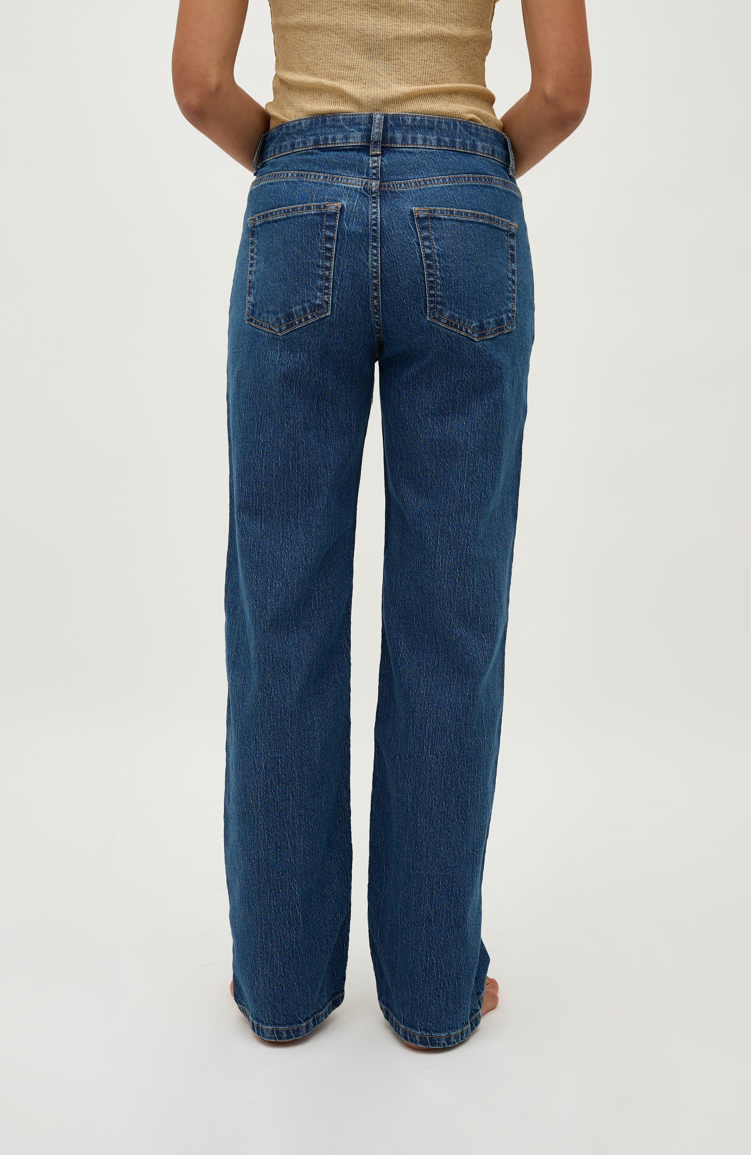 Tamilla-G_Vintage light blue_Model_2