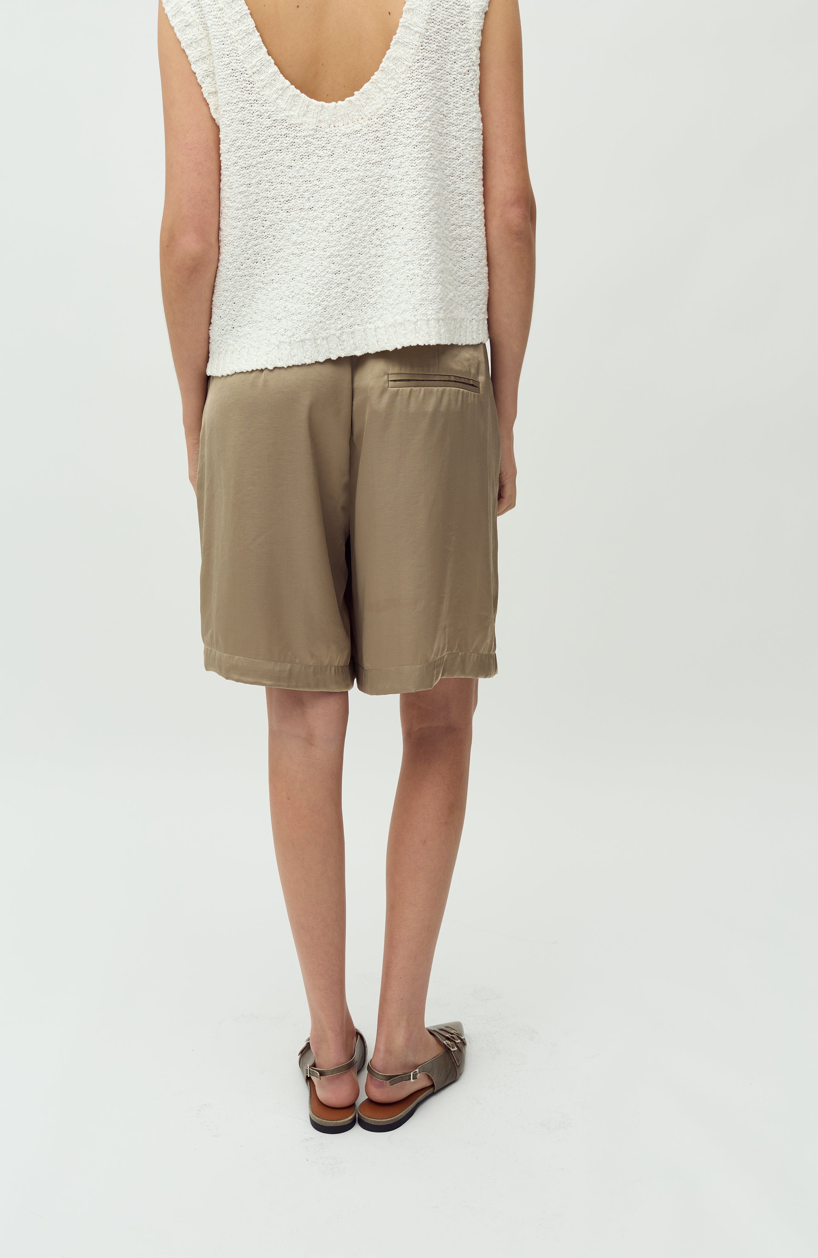 Guri-M_Sand Grey_Model_3