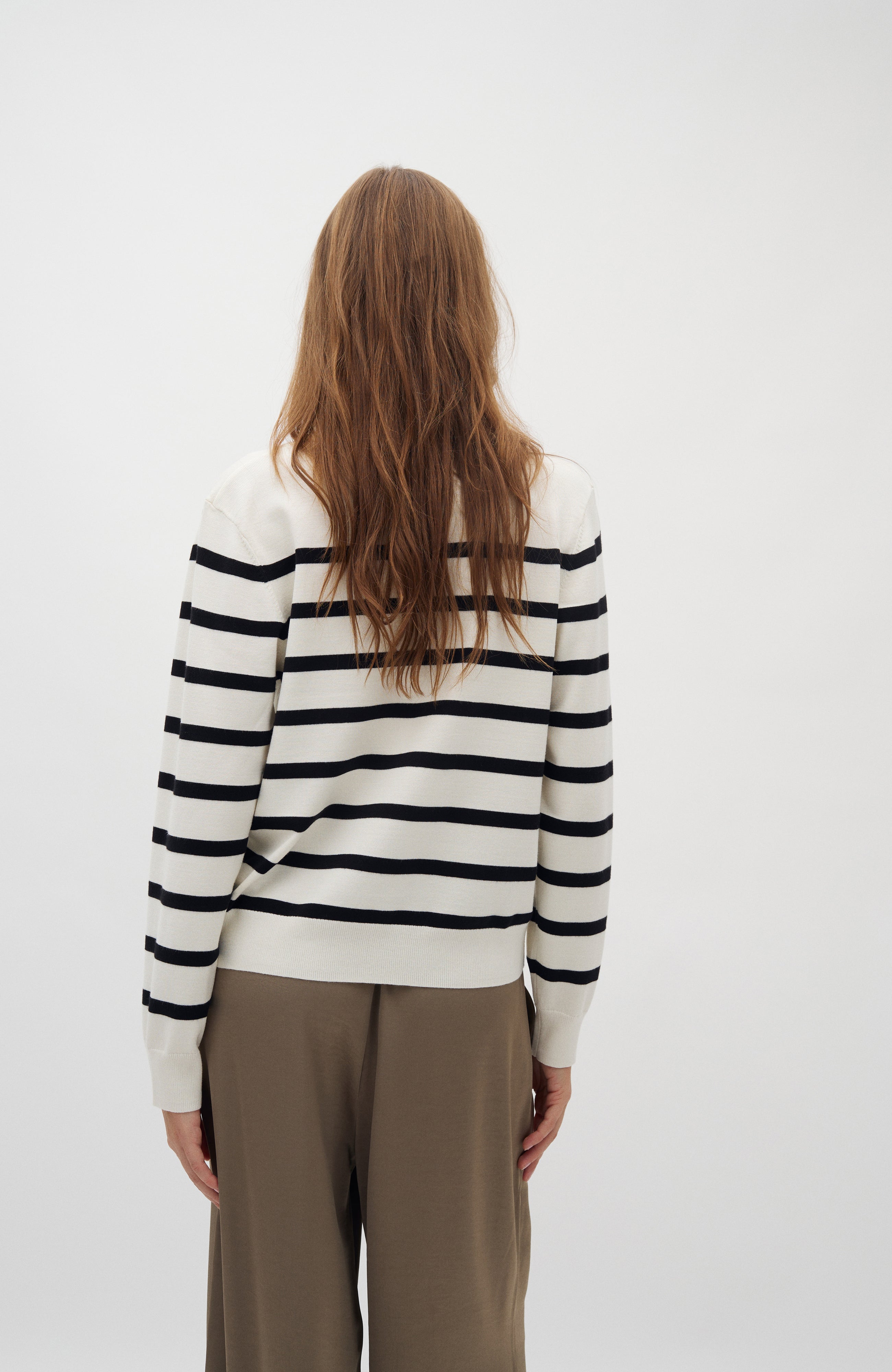 Sika-M_Sugar Black Stripe_Model_2