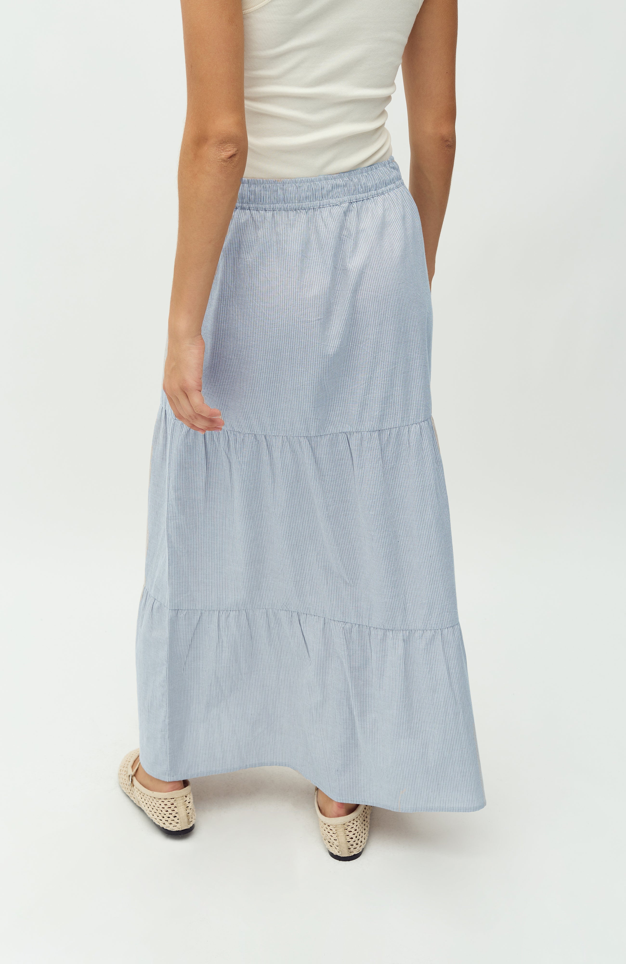 Otille-M_Blue White Stripe_Model_2