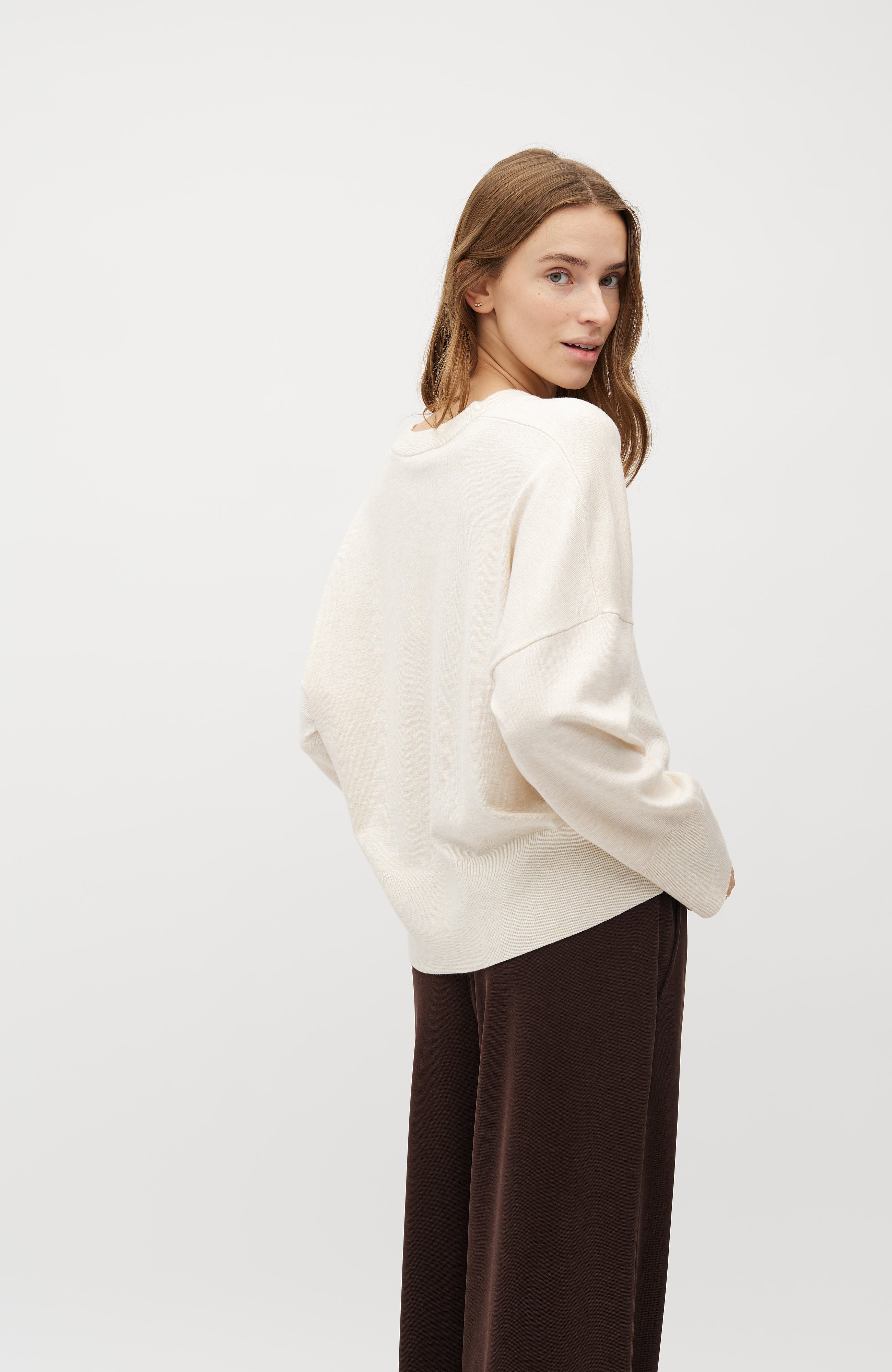 Gillian V-M_Sugar Melange_Model_2