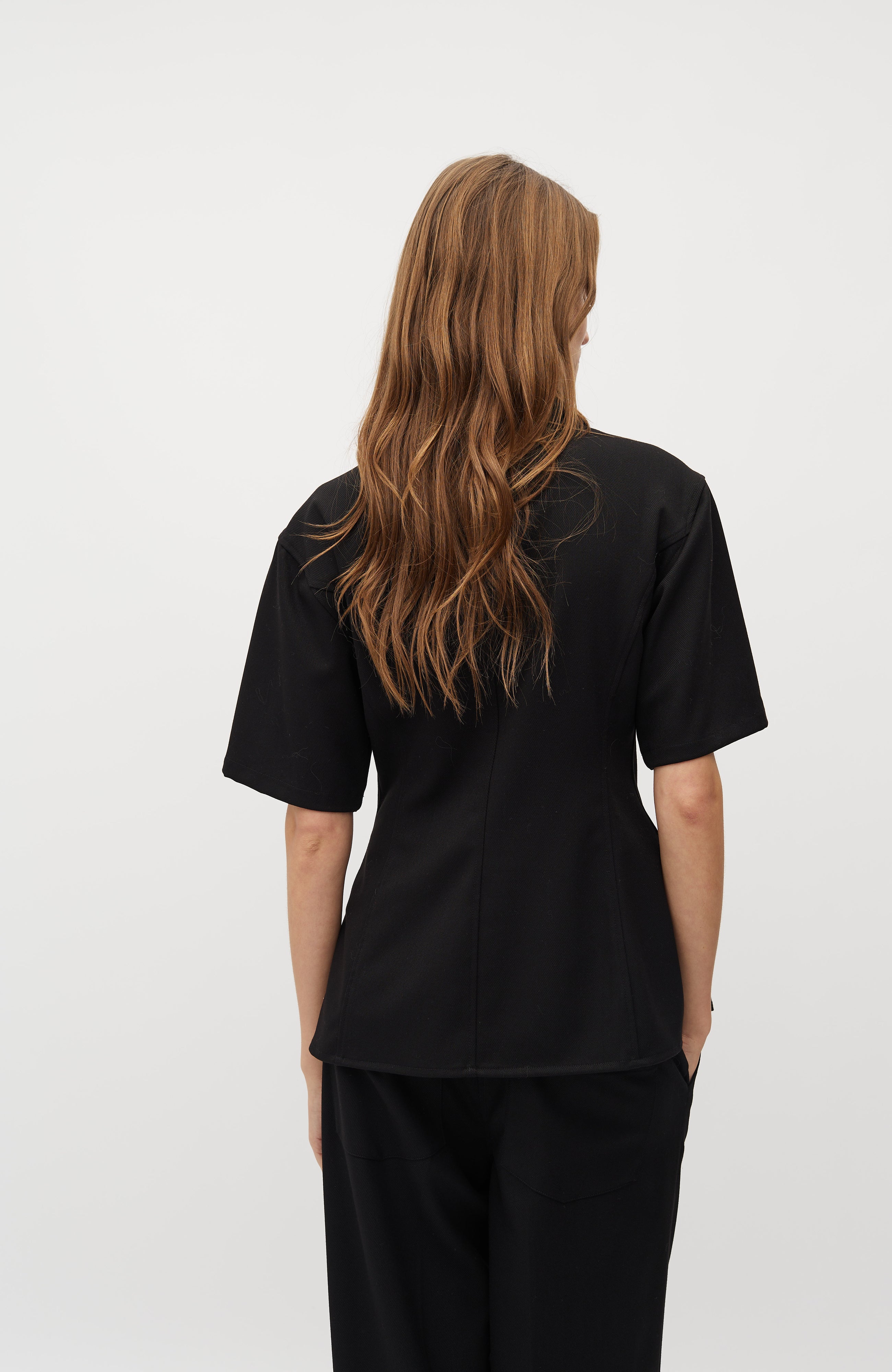 Peplina-M_Black_Model_2