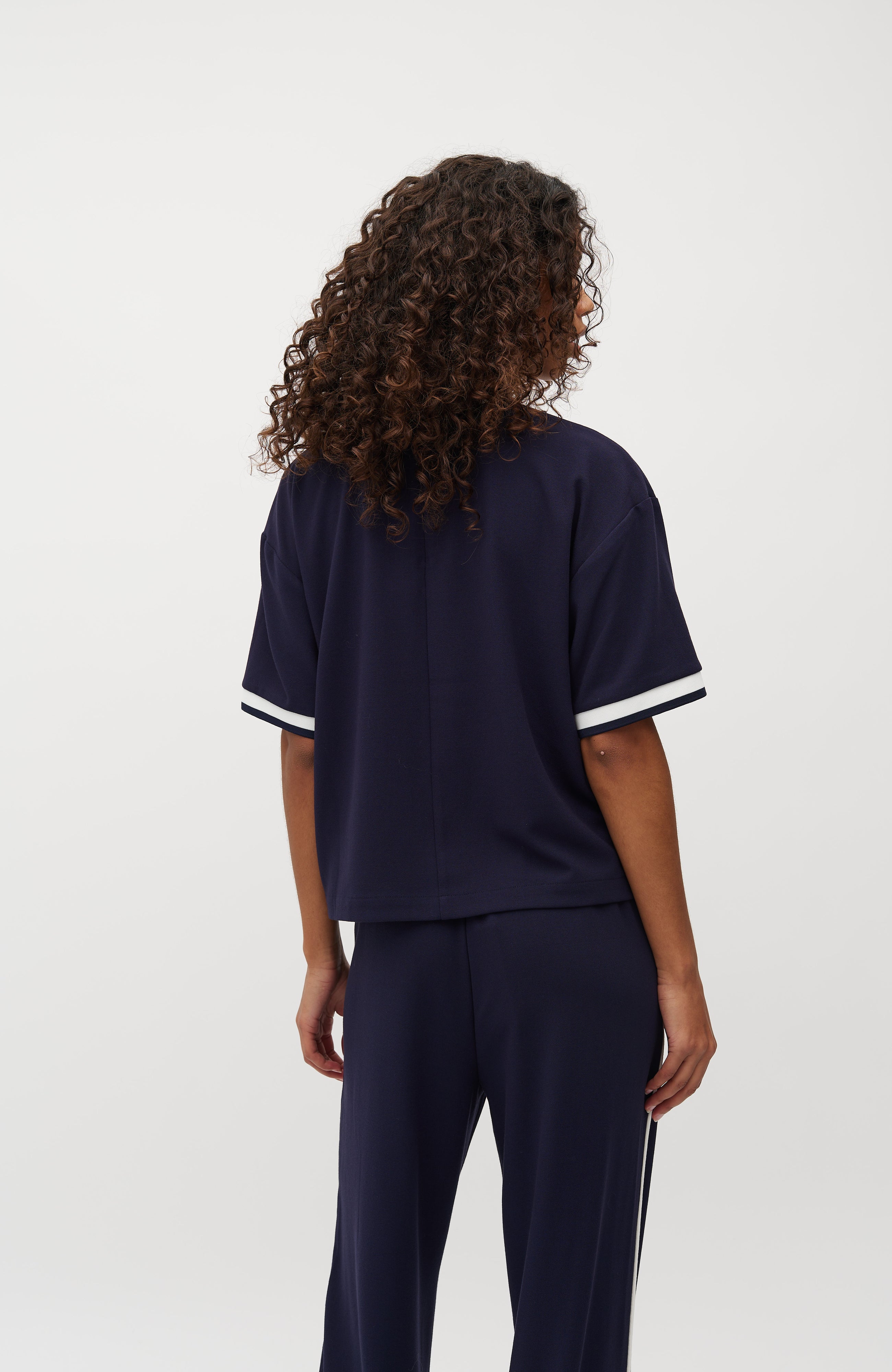 Rimaya-M_Blue Nights_Model_1