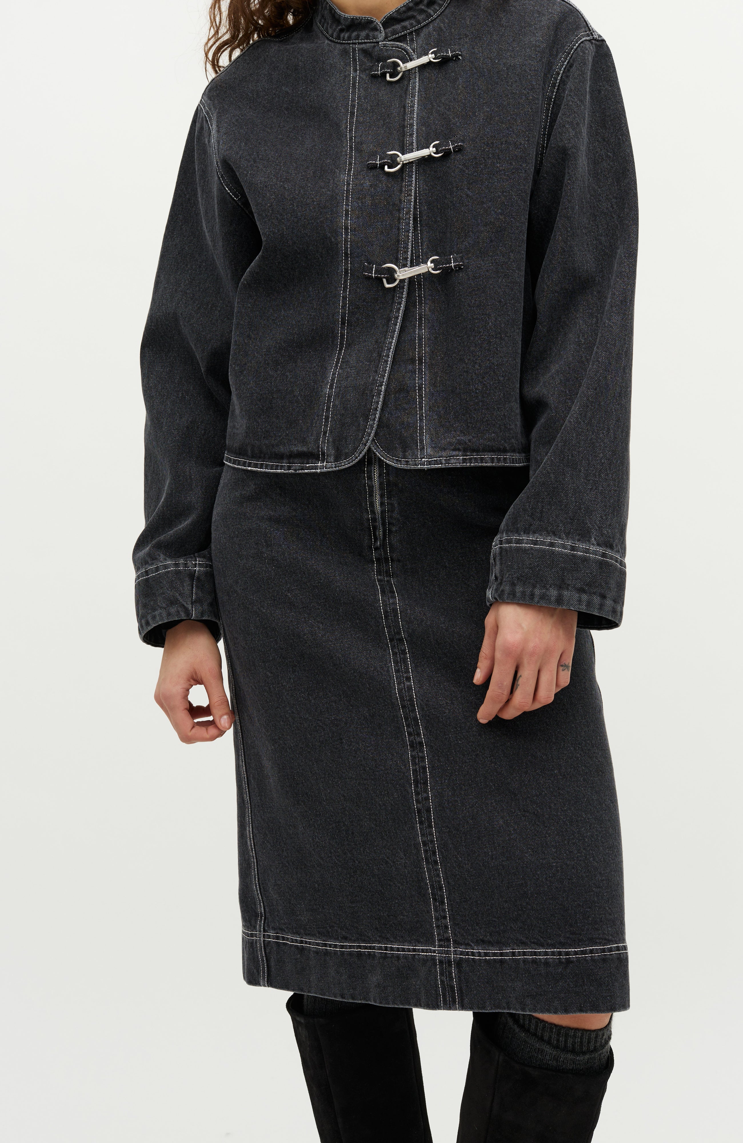 Versa-G_Vintage grey_Model_2