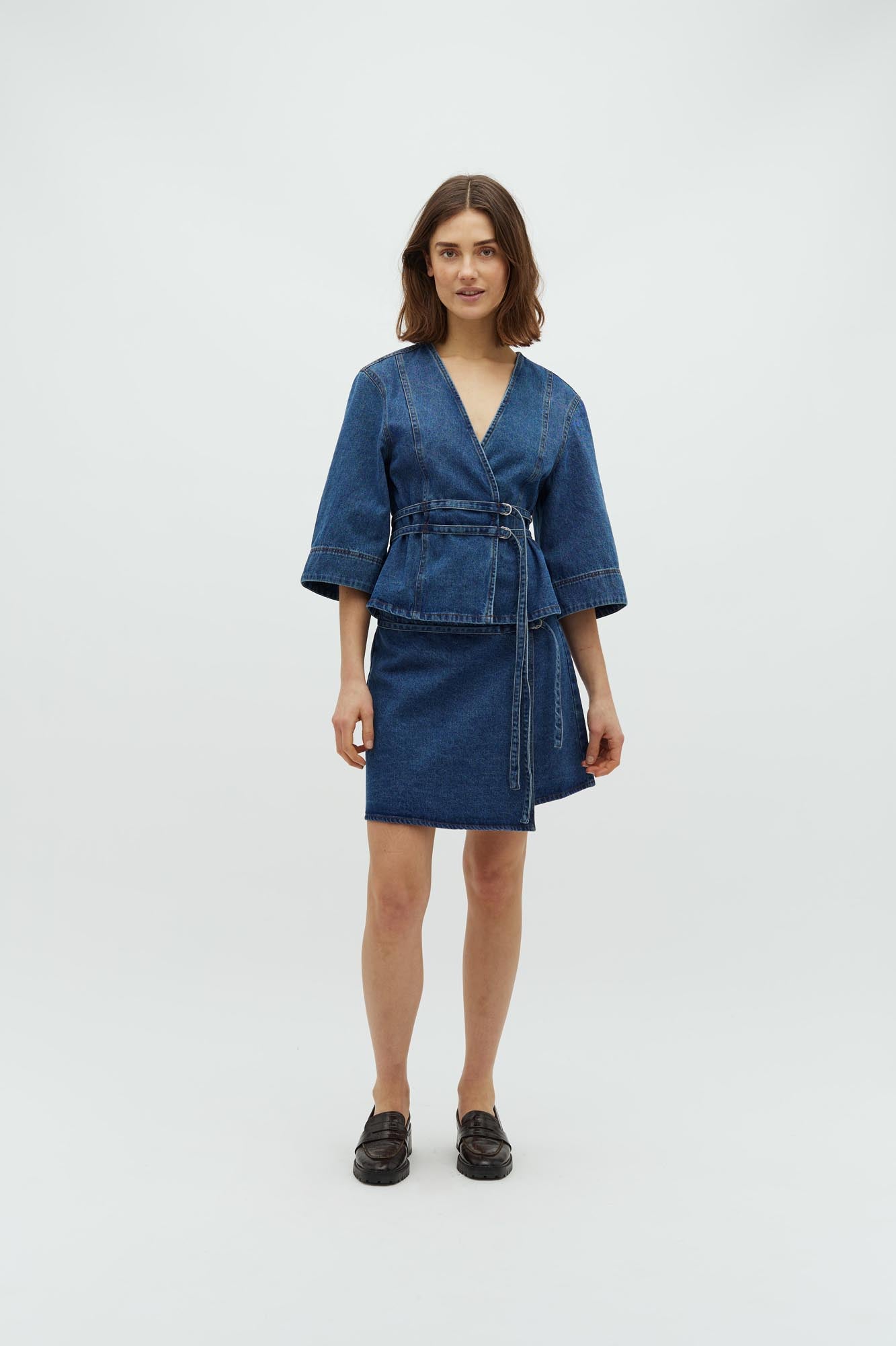 Caja B-G_Vintage blue Wash_Model_2