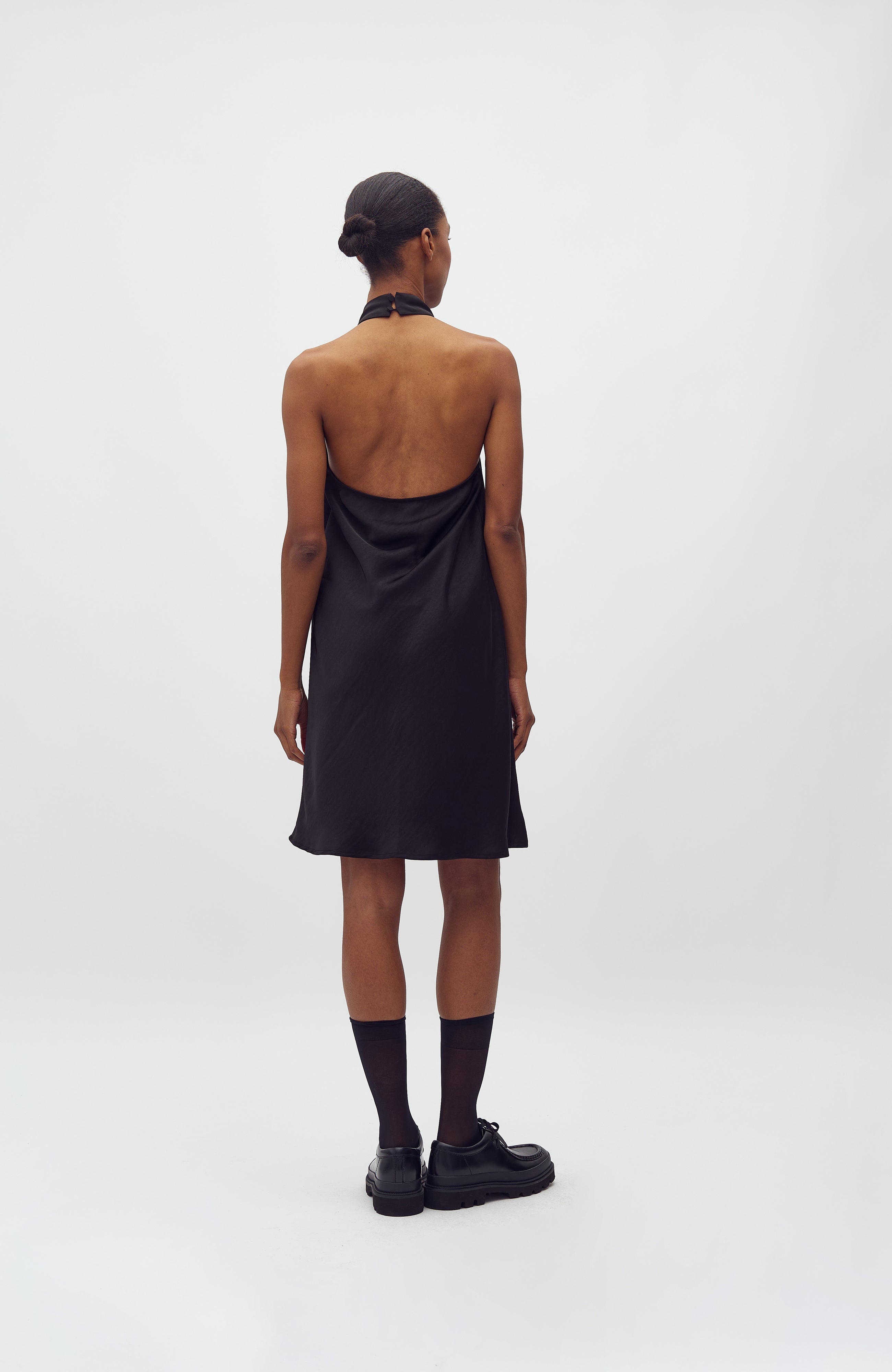 Zuzelia-M_Black_Model_1