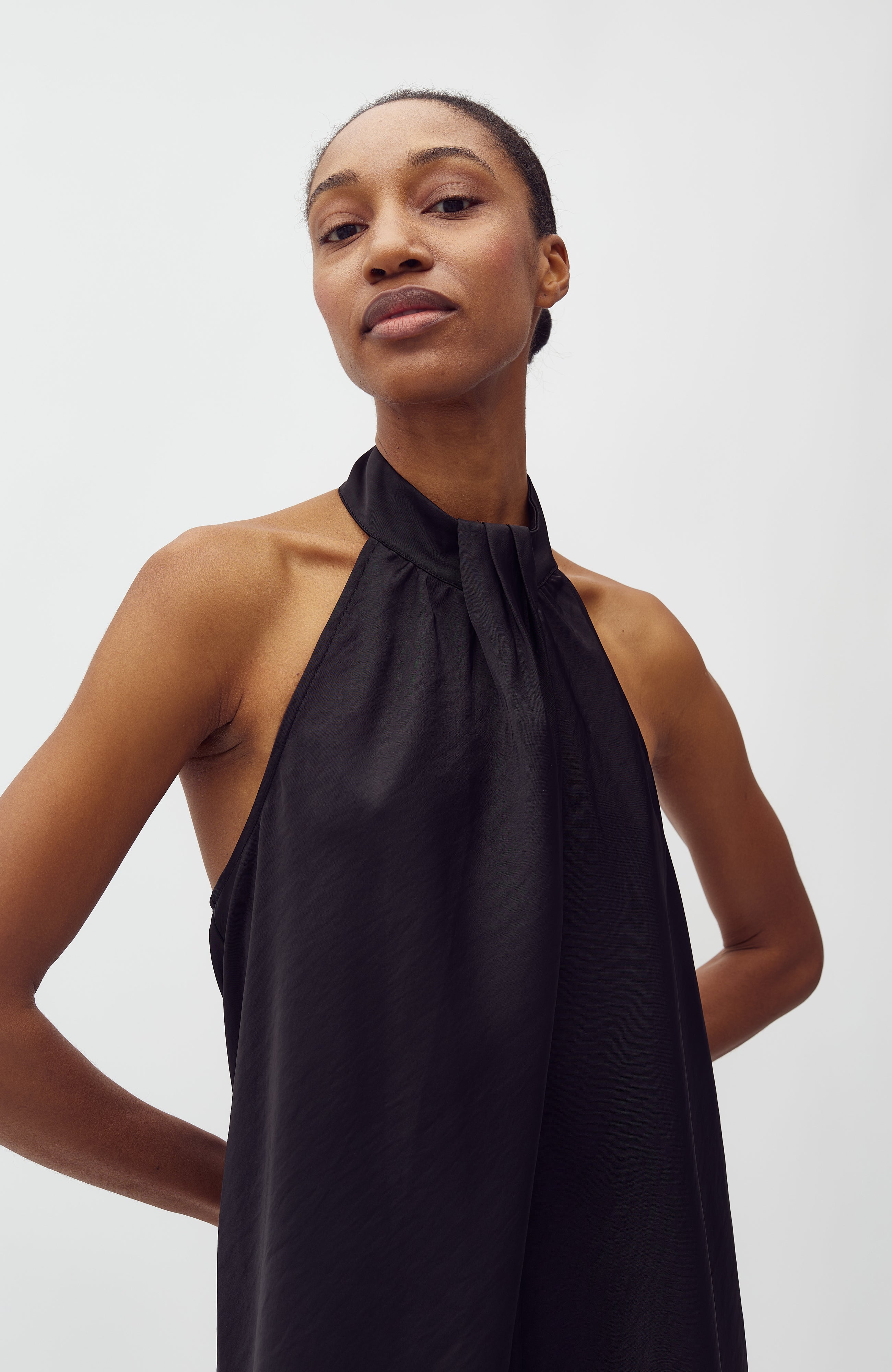 Zuzelia-M_Black_Model_3