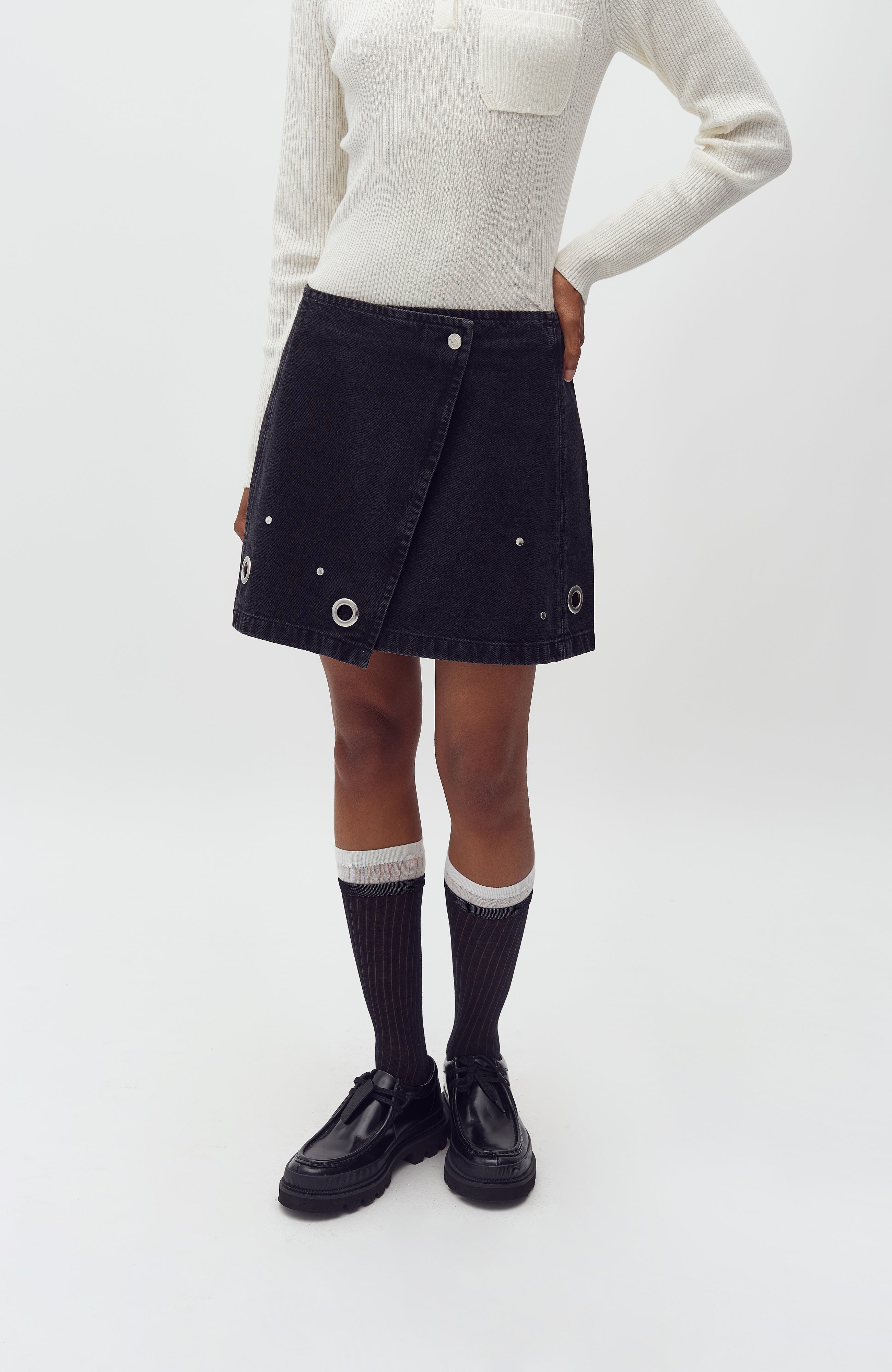 Keyana-M_Black Midnight Wash_Model_1