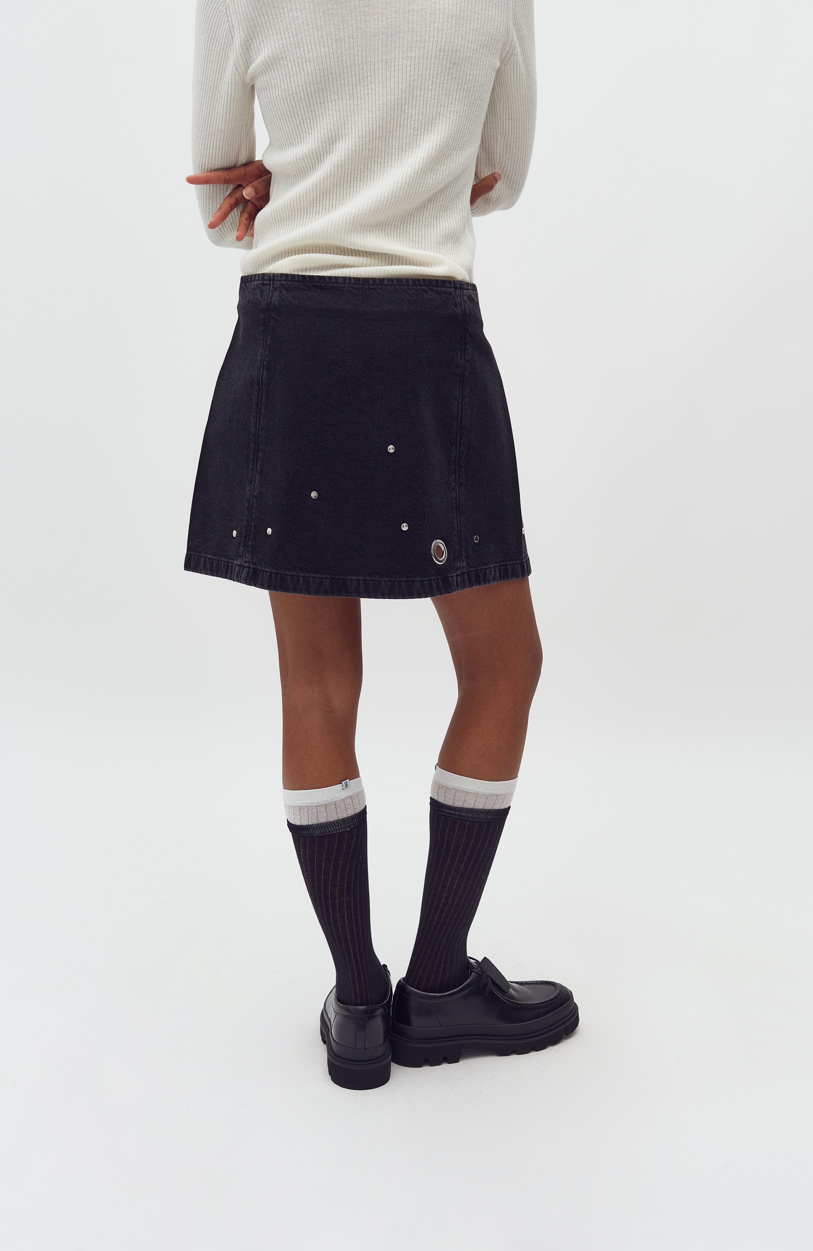 Keyana-M_Black Midnight Wash_Model_3