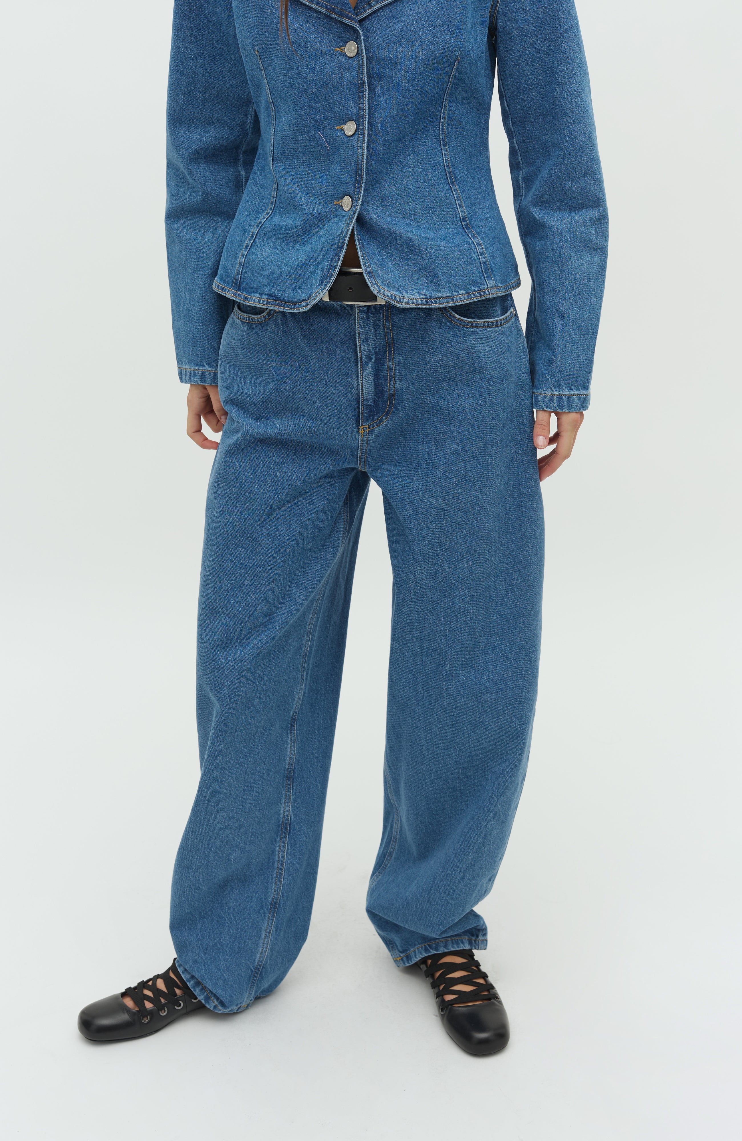 Bou-M_Spring Blue_Model_1