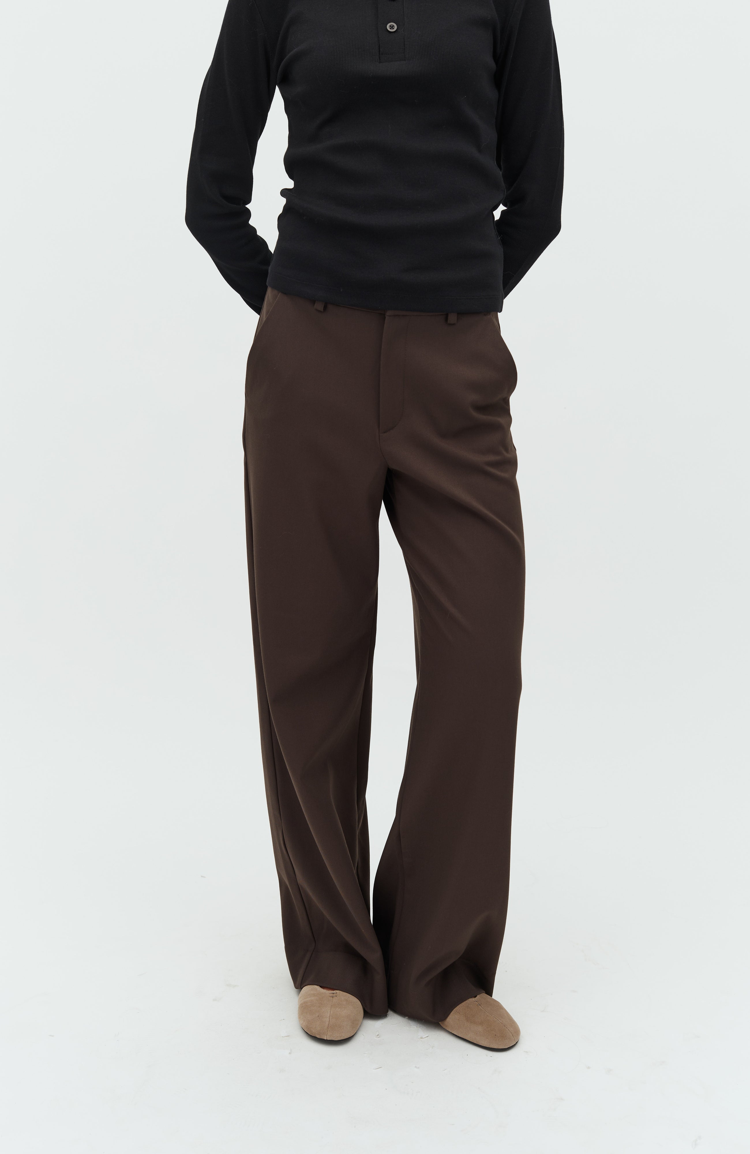 Lucy-M_Coffee Brown_Model_1