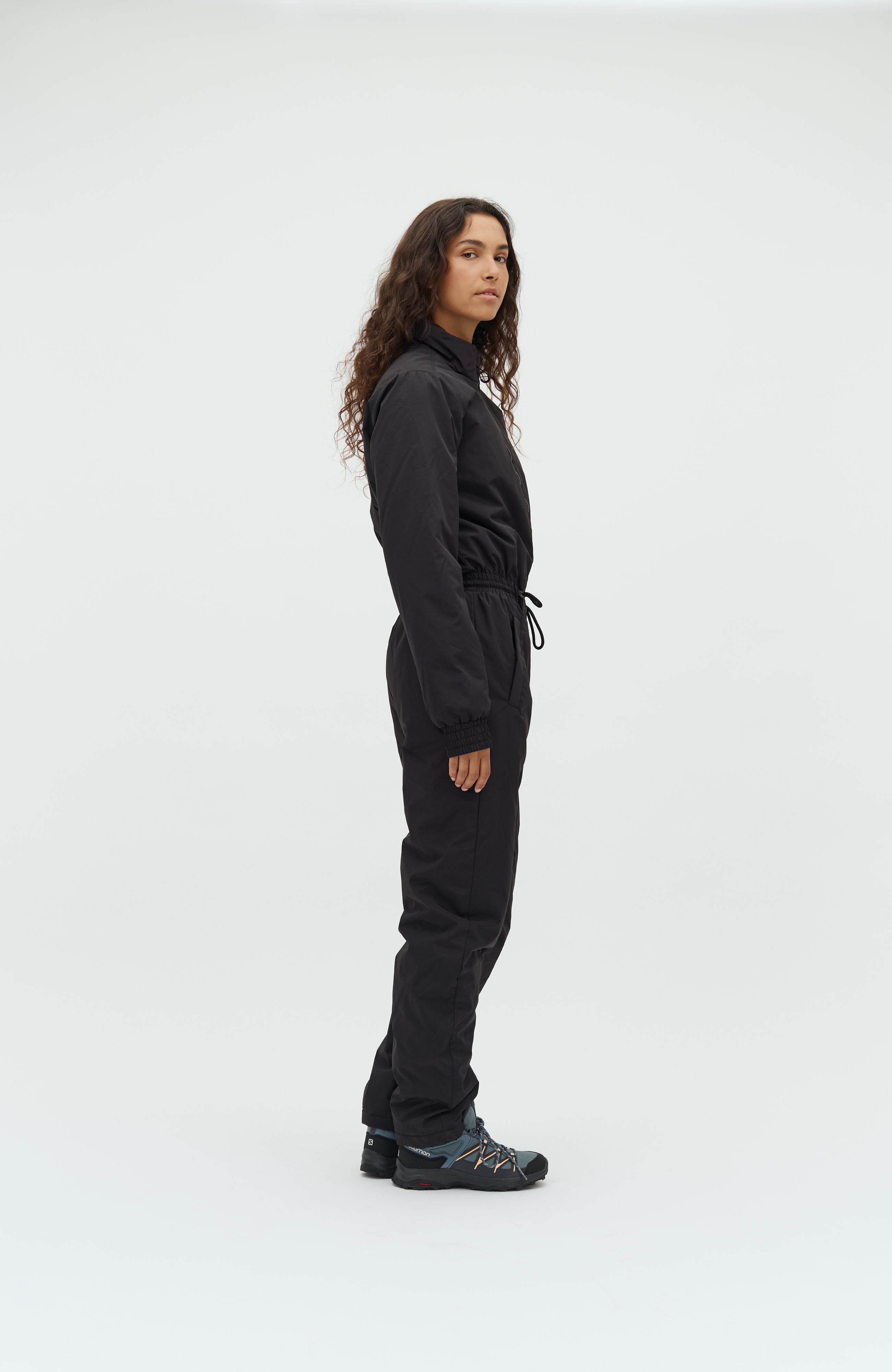 Irissa-G_Black_Model_2