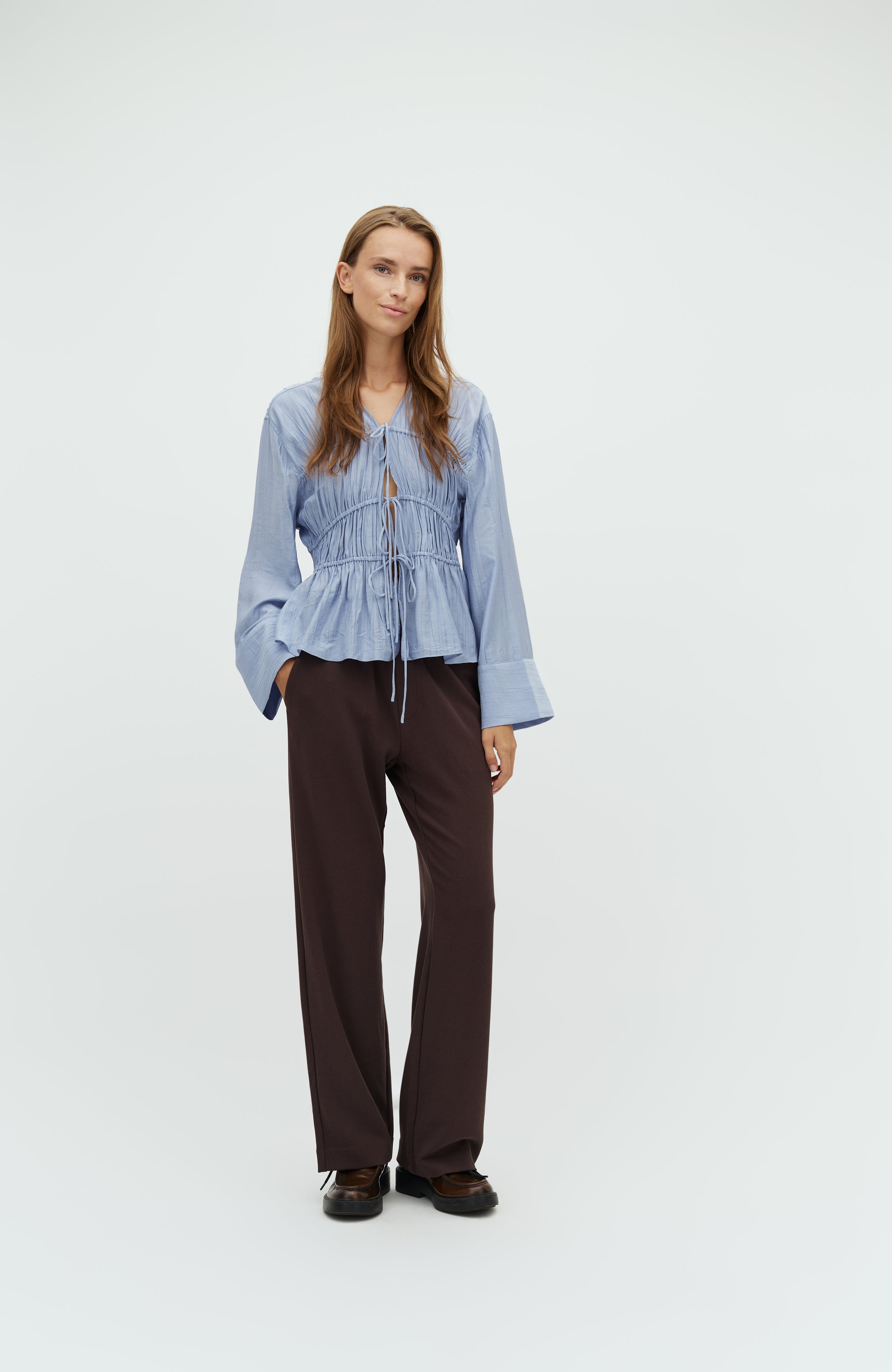 Taneil LS-M_Blue Lilac_Model_3