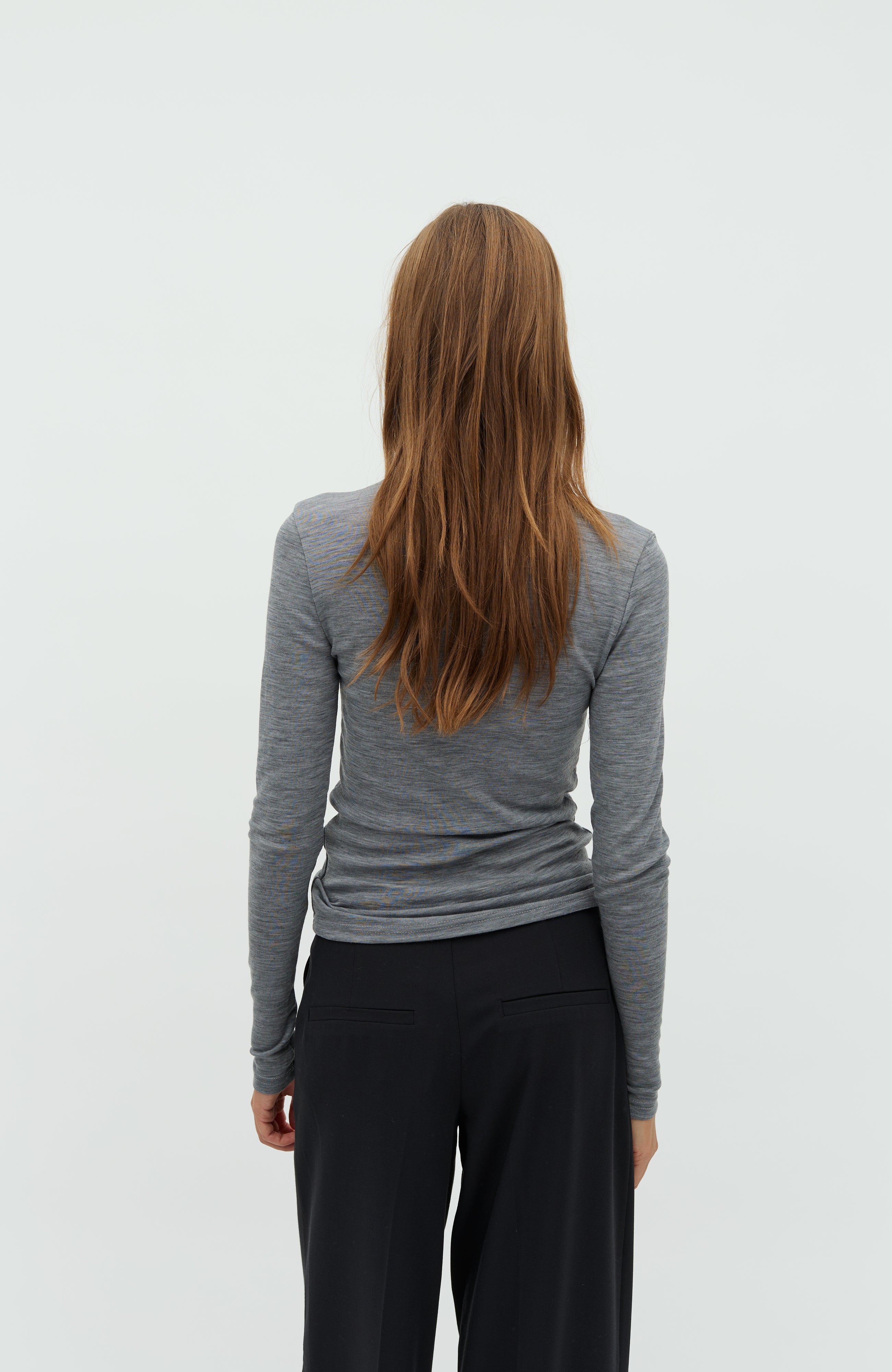 Ina-M_Medium Grey Melange_Model_2