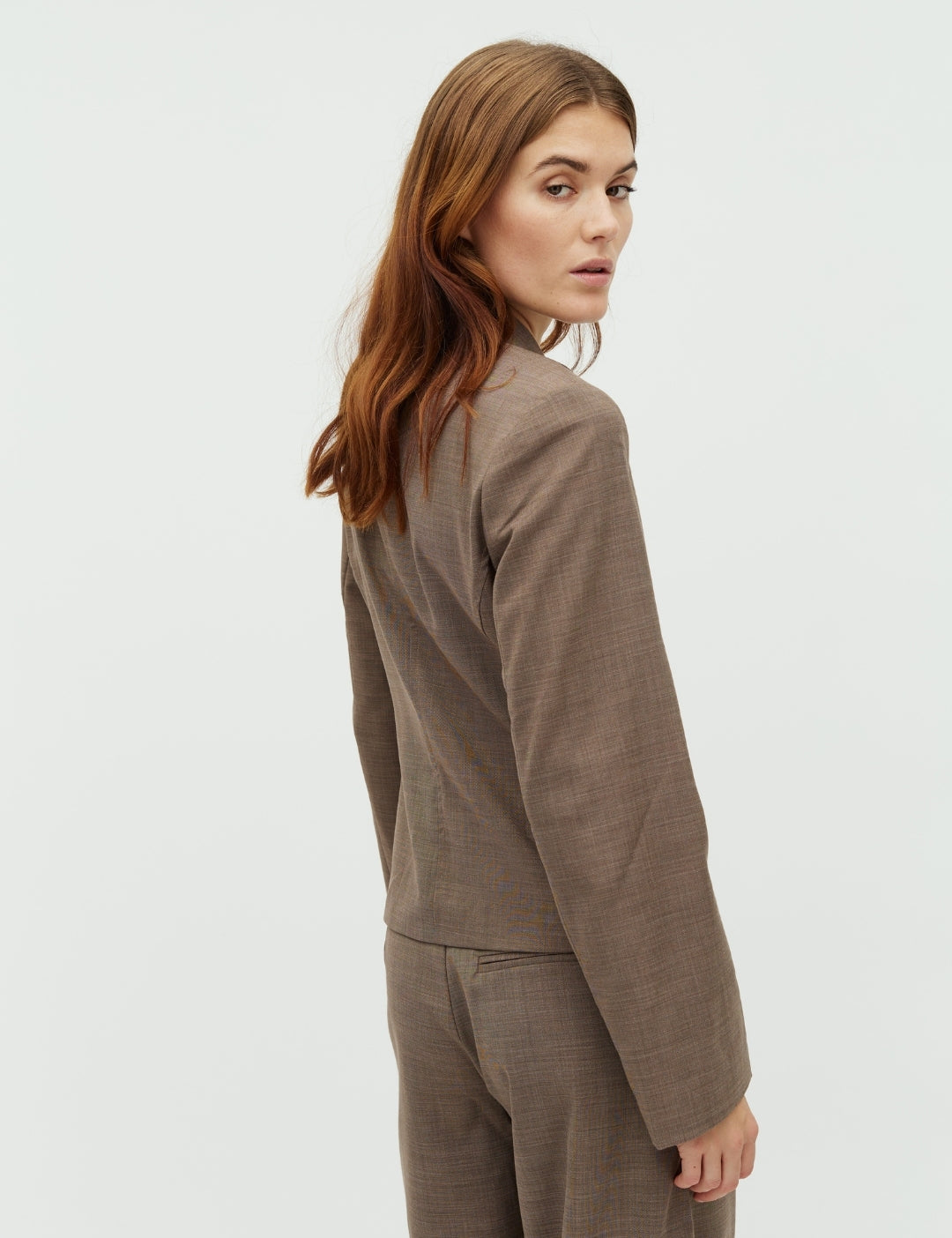 Beratti-M_Chicory Coffee Melange_Model_2