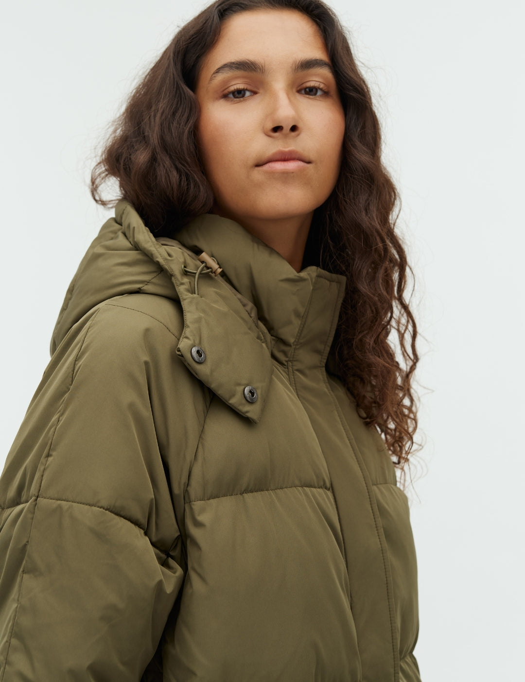 Ela Slit_Warm Olive_Model_1