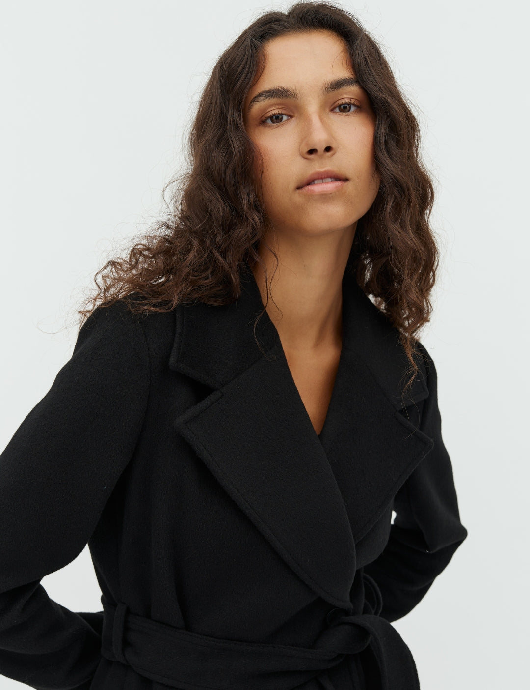 Kasimira-M_Black_Model_1