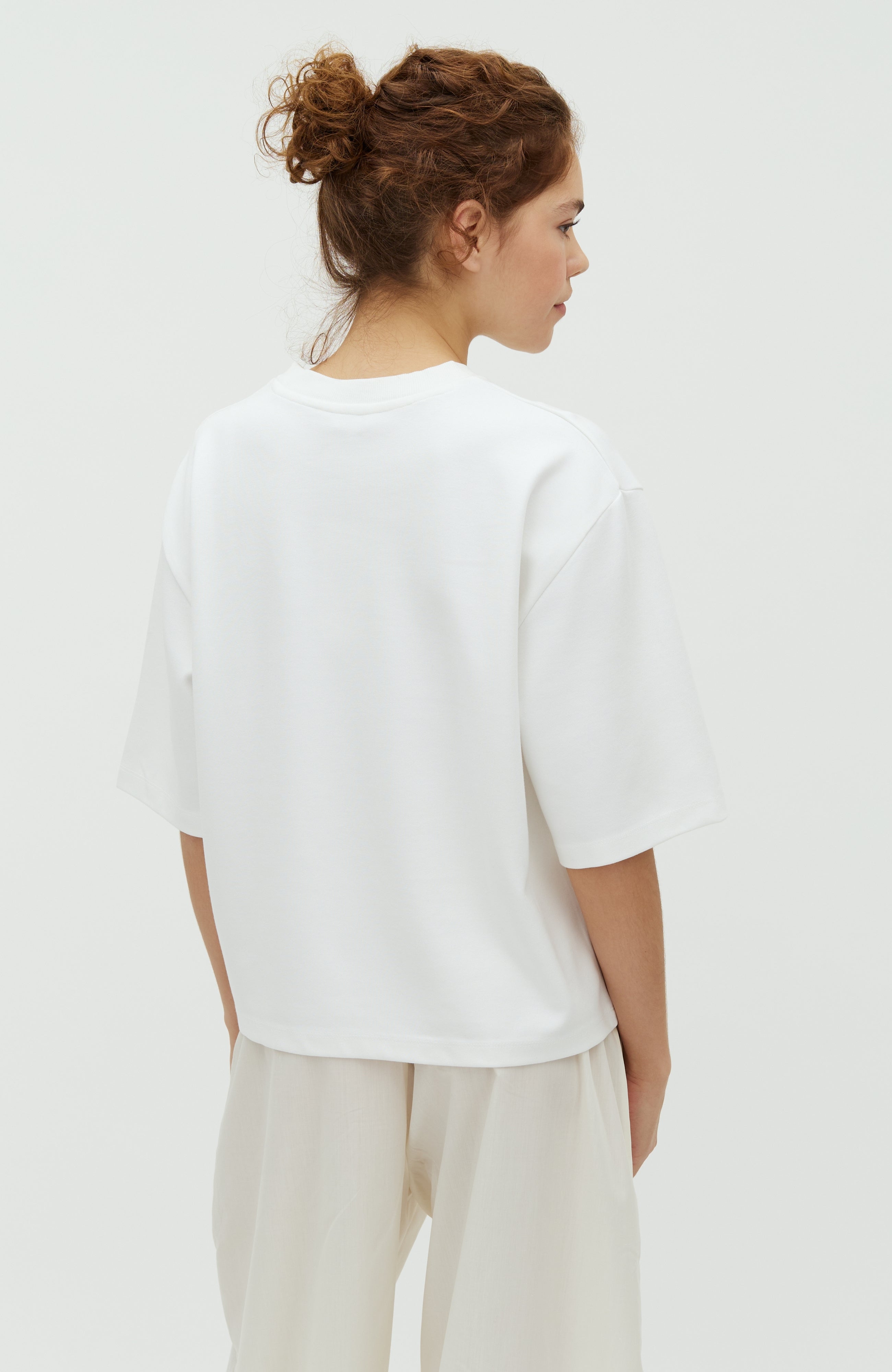 Emrys-M_White_Model_2