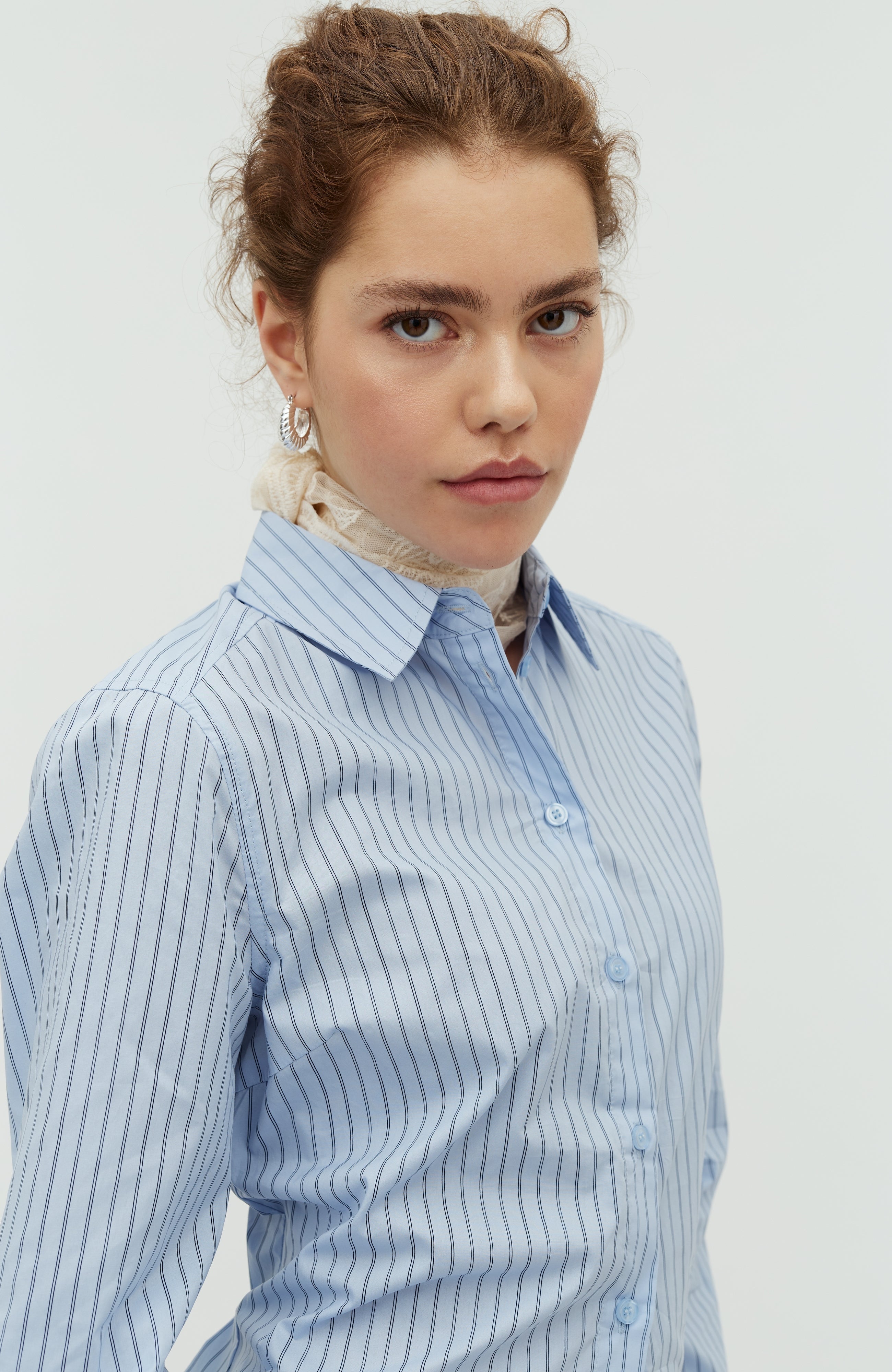 Kaloni-M_Blue Navy Stripe_Model_1