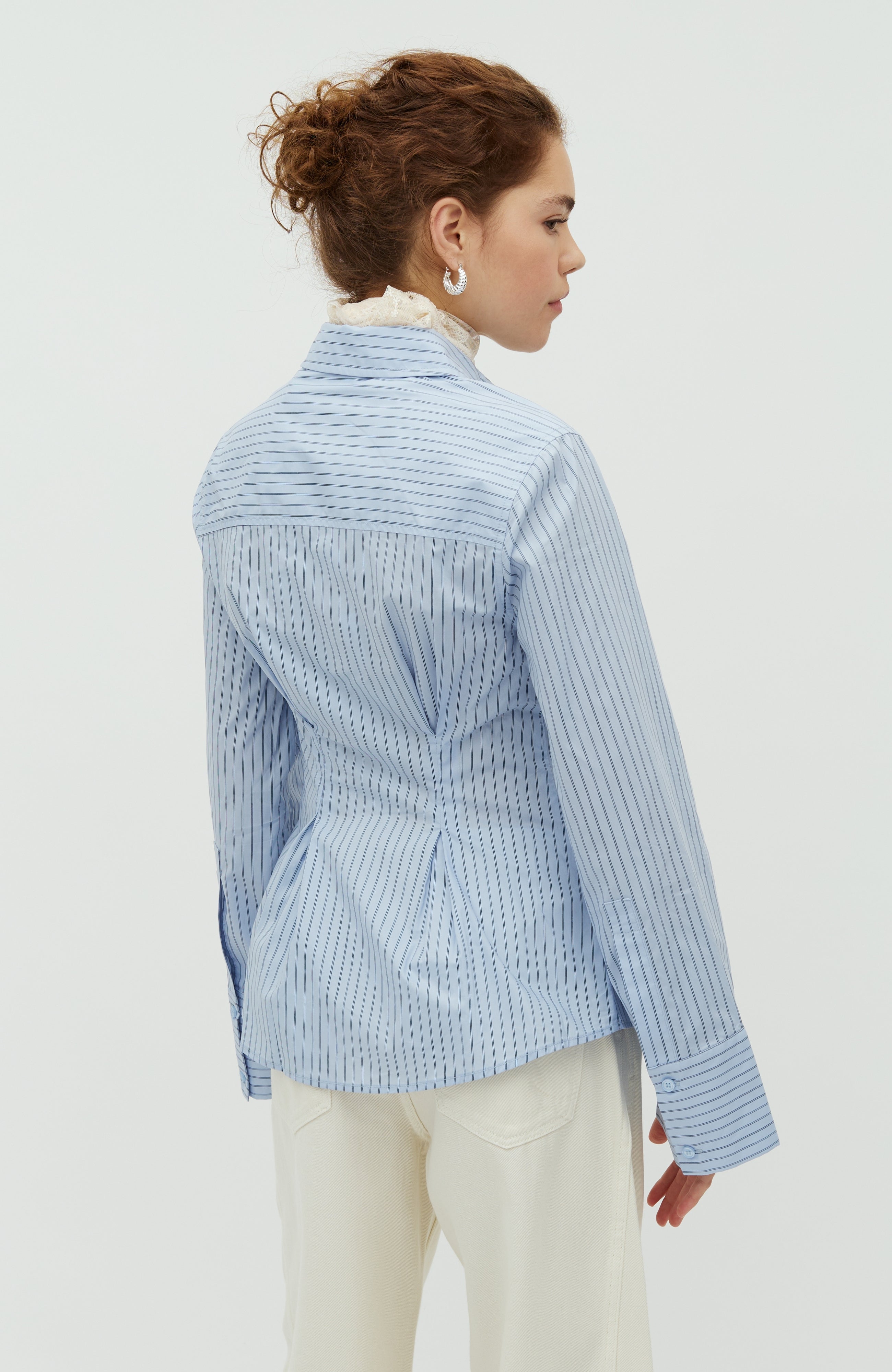 Kaloni-M_Blue Navy Stripe_Model_2