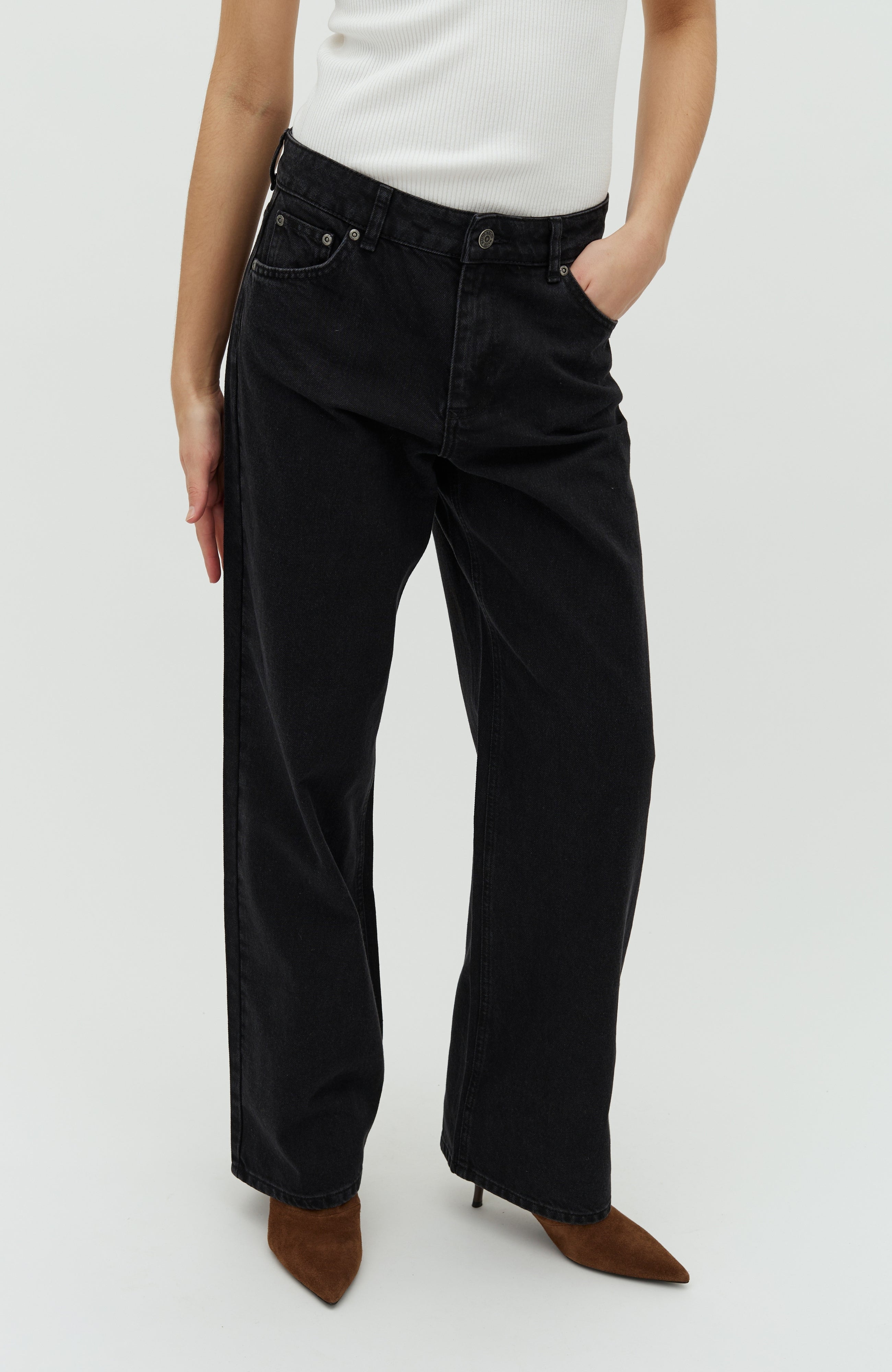 Cadian-M_Rebel Black_Model_1