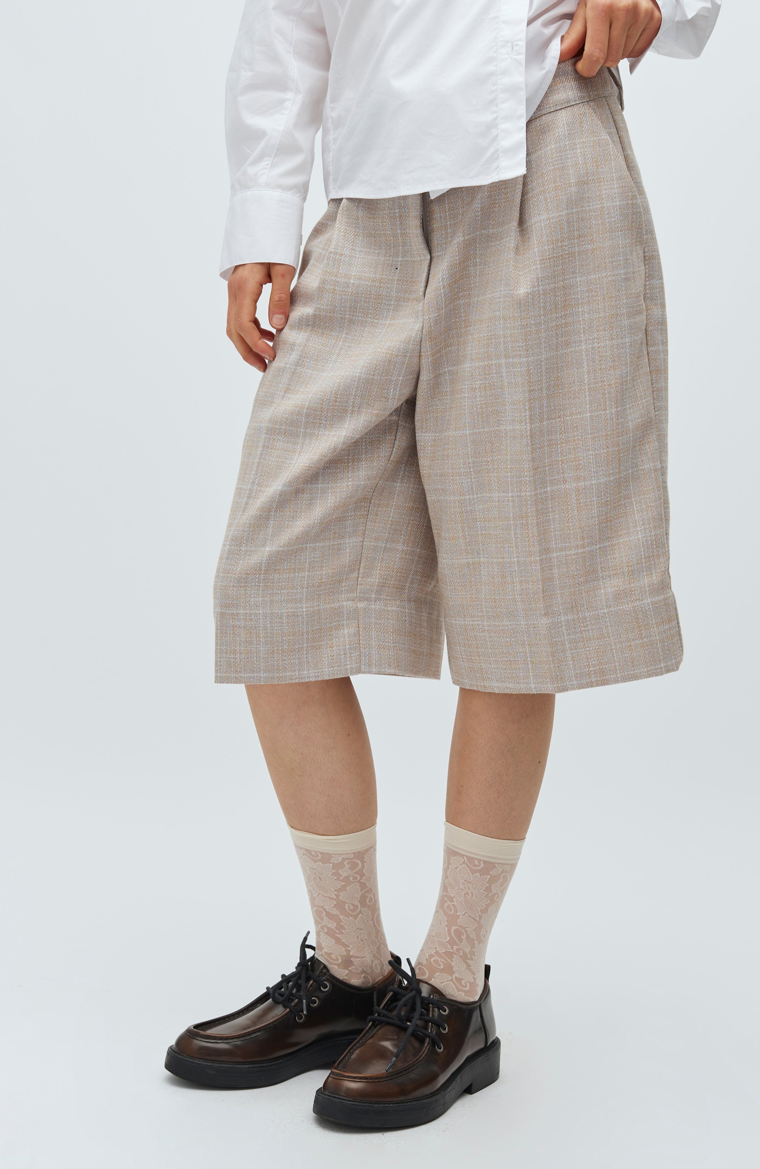 Brecan-M_Beige Check_Model_1
