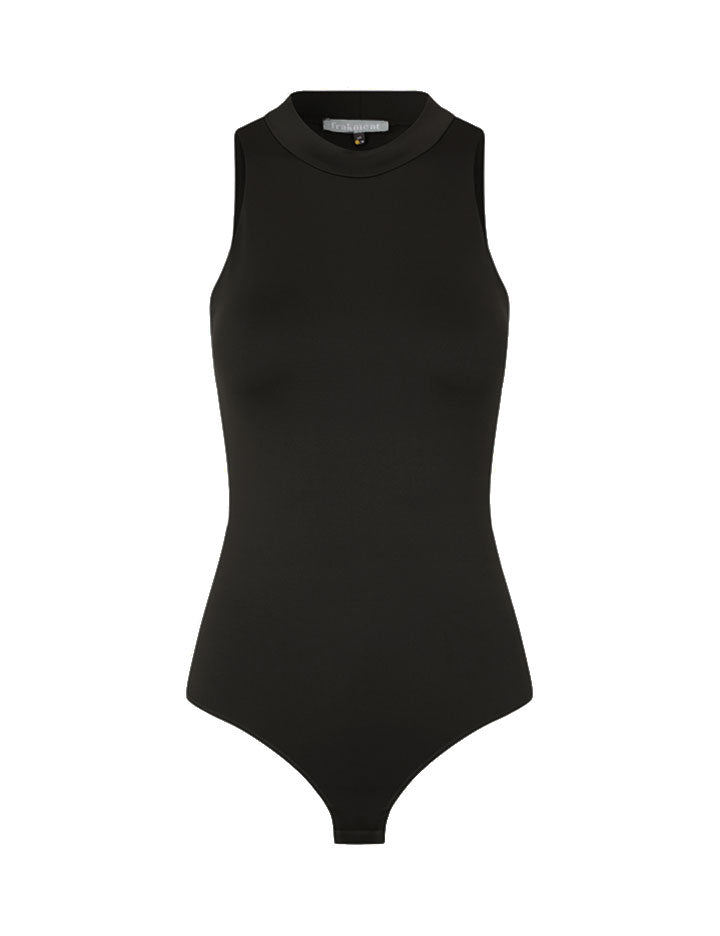 Madera High Neck-F_Black_Packshot_0