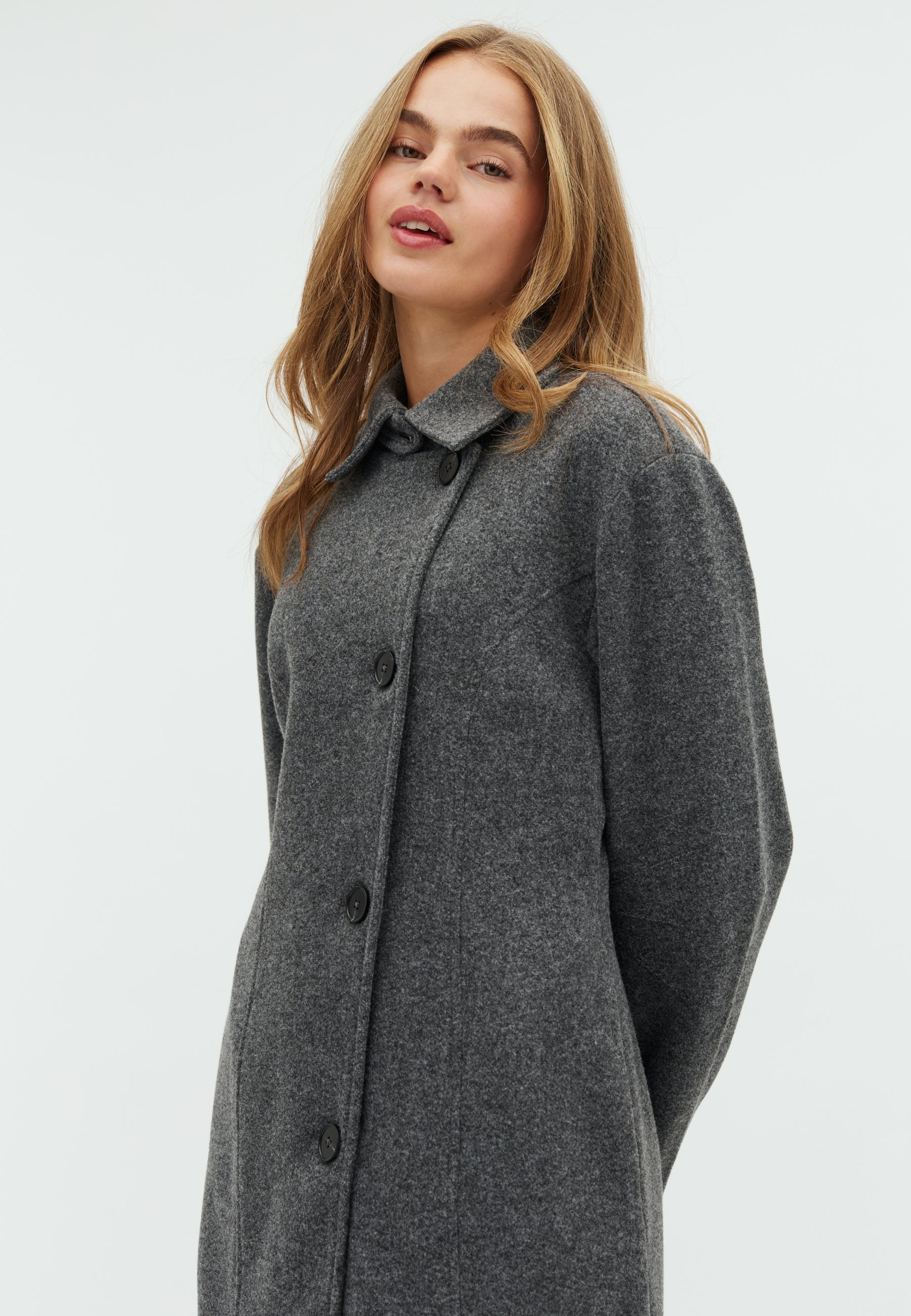 Veruna-F_Dark grey melange_Model_1