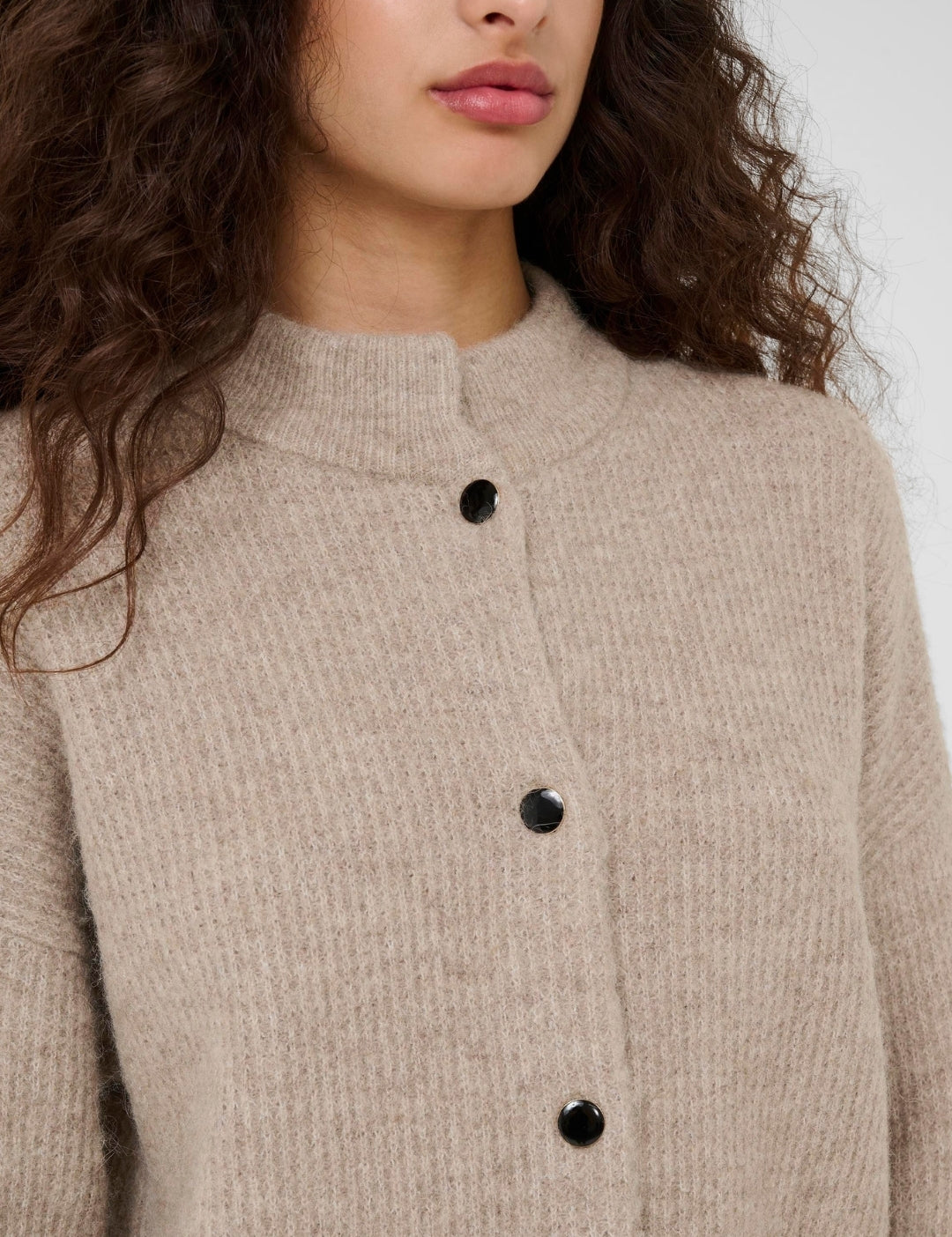 10905931 AlphaGZ short cardigan NOOS_Warm Sand Melange_Model_1