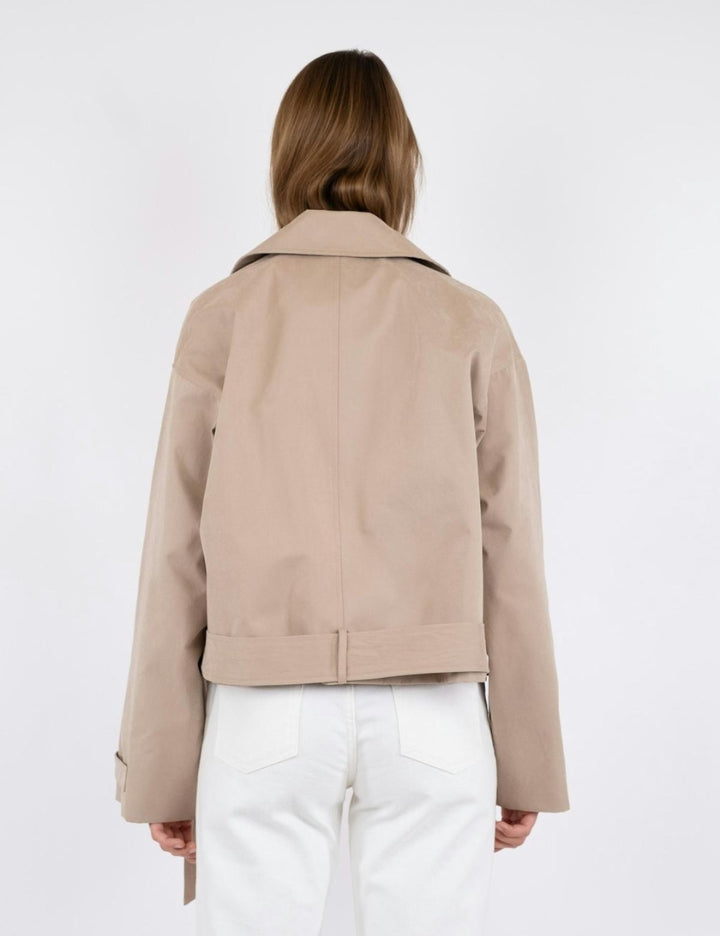 161464 Sia F Jacket_SAND_Model_2