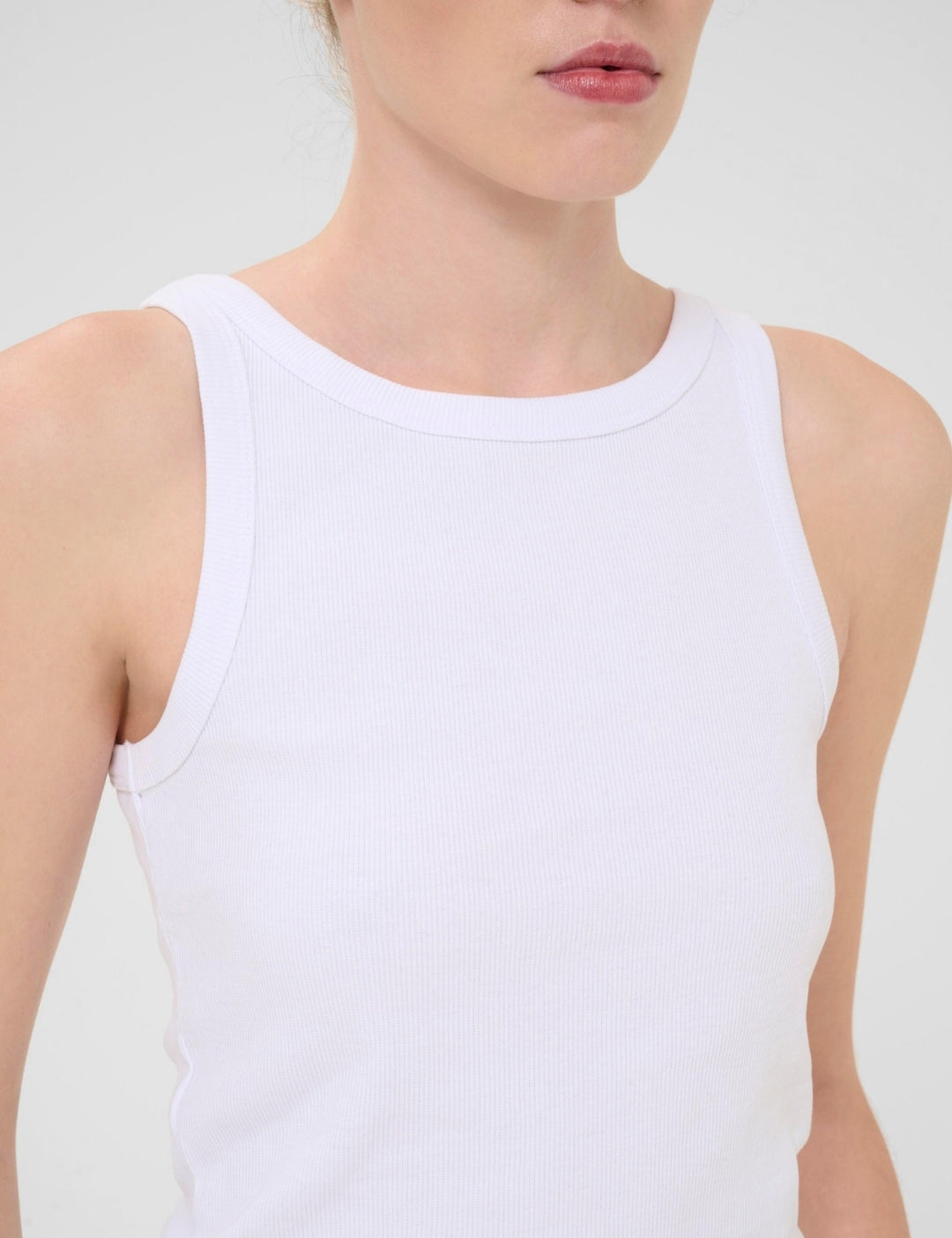 10905929 DrewGZ sl top NOOS_Bright White_Model_1