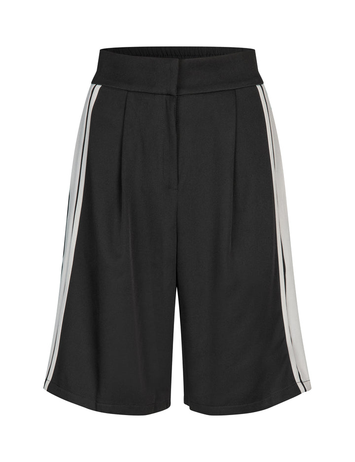 P010933 JALYA SHORTS_Black/Cream_Packshot_0