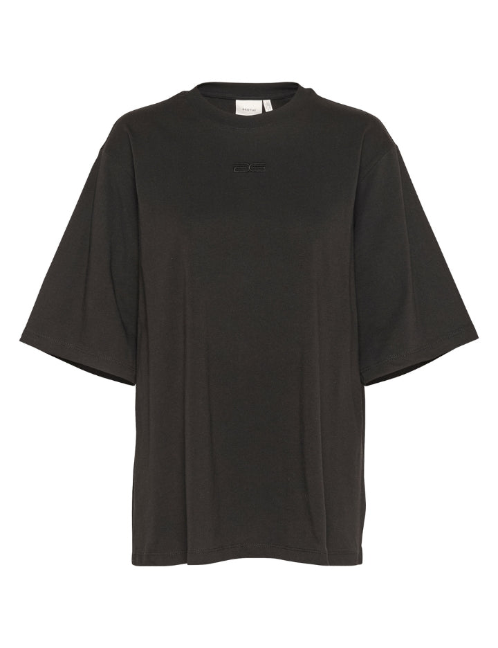 10909865 SimmaGZ emb tee NOOS_Black_Packshot_0