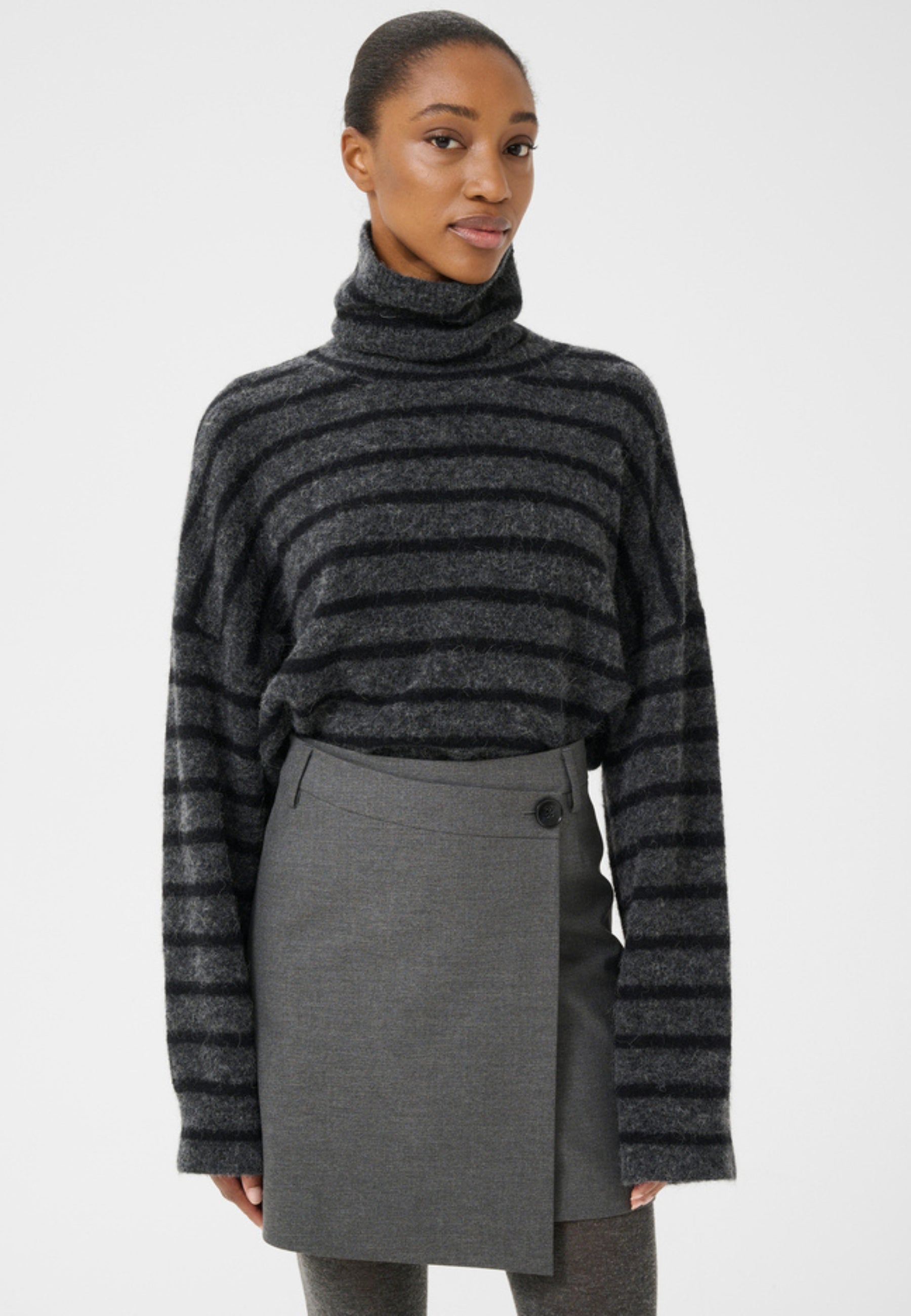 10910495 GZpaula MW wrap skirt NOOS_Dark grey melange_Model_2