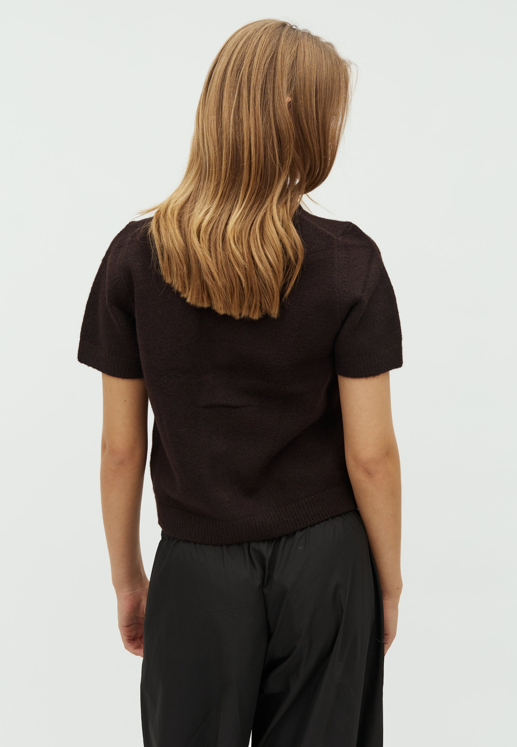 167097 Nitta Knit Cardigan_Chocolate Brown_Model_2