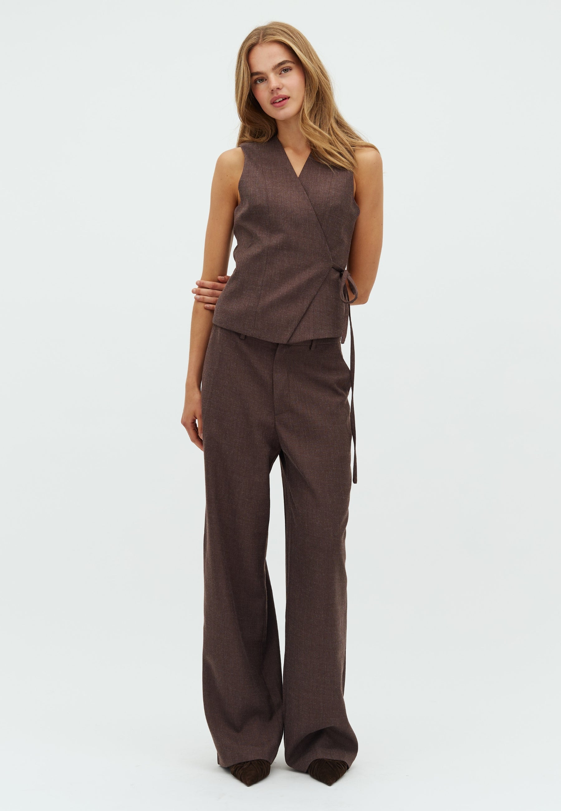 167176 Tamara Melange Waistcoat_Brown Melange_Model_2