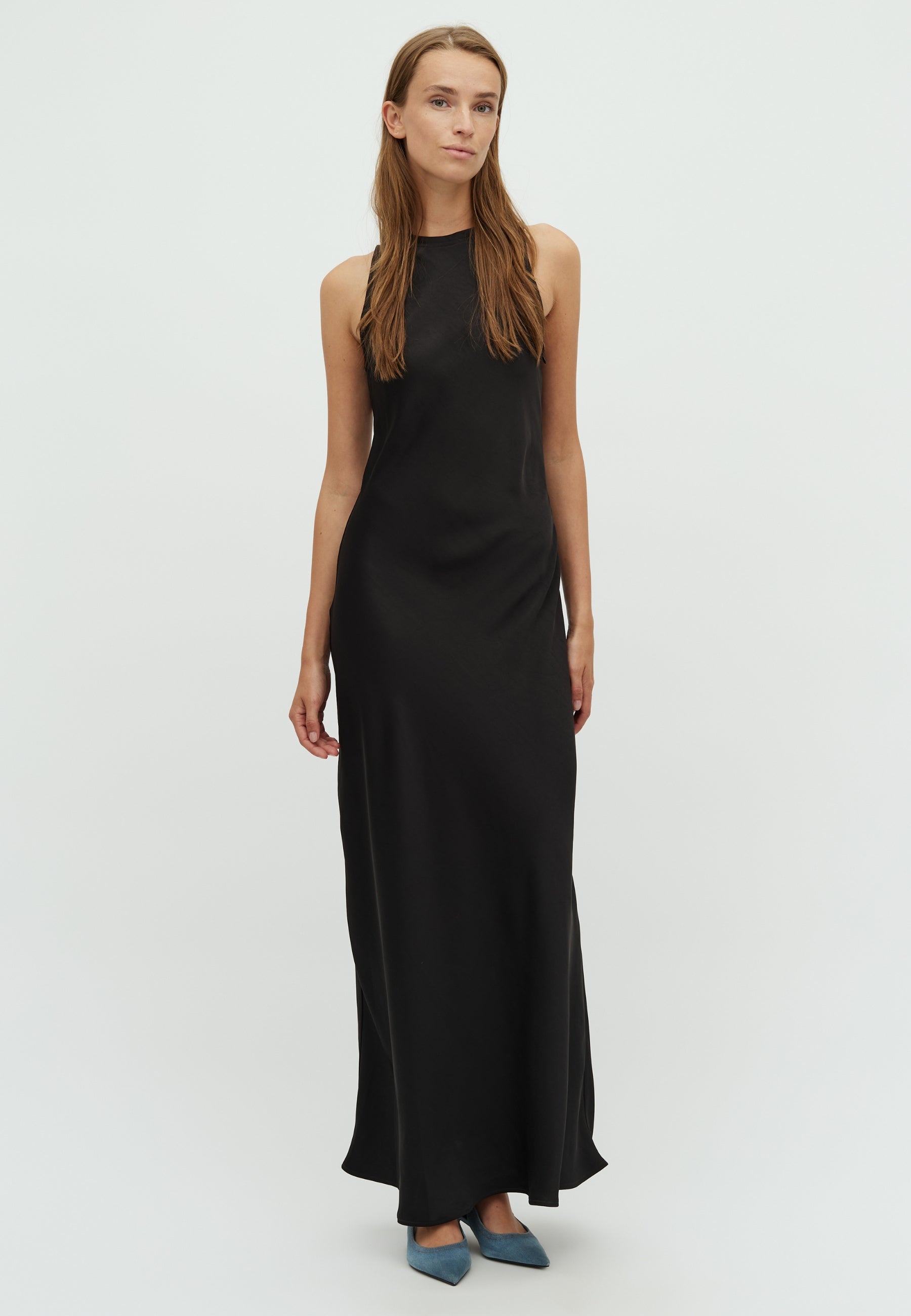 167453 Melinie Heavy Satin Dress_Black_Model_0