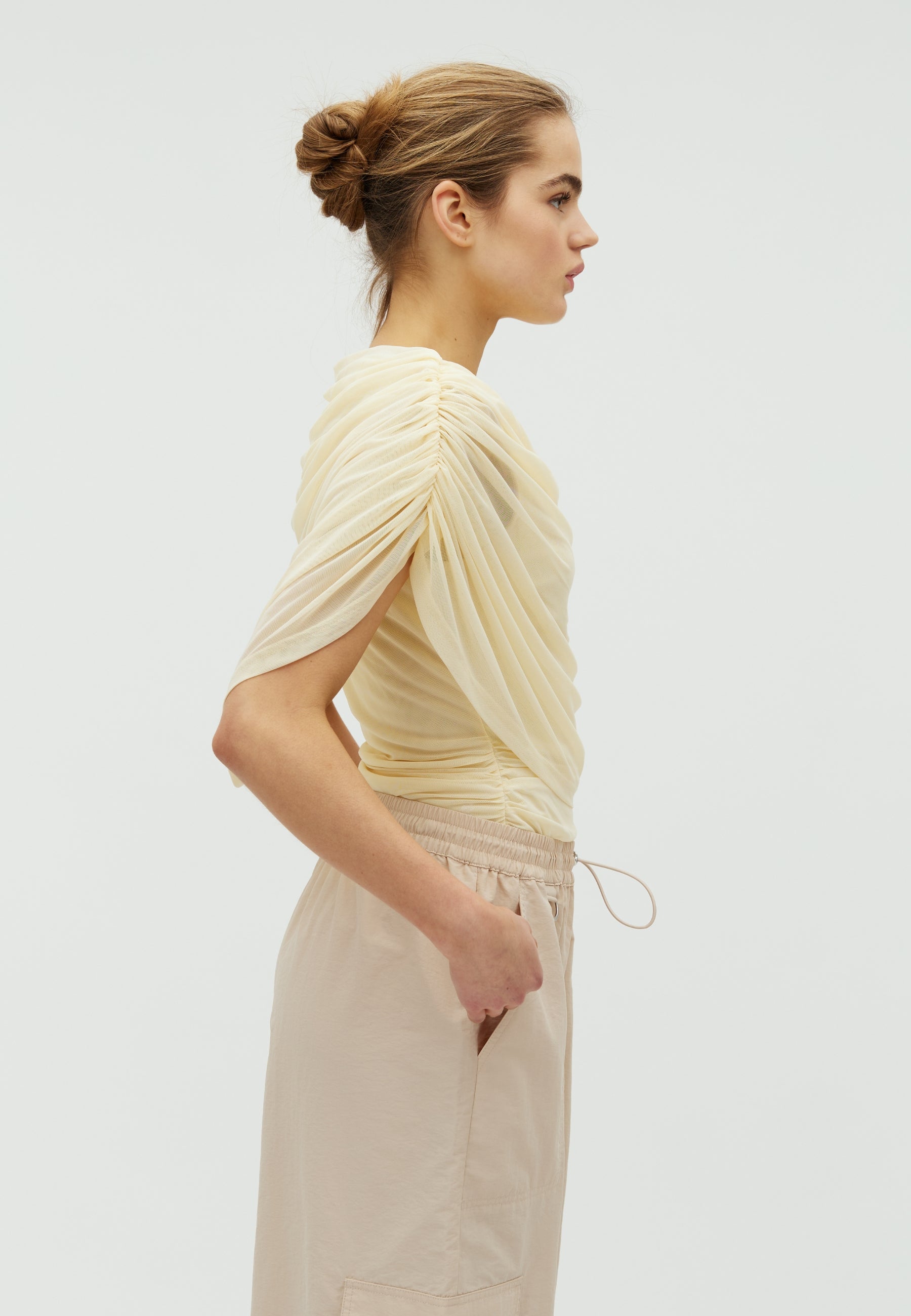 167447 Bottuna Drapy Mesh Top_Butter Yellow_Model_1
