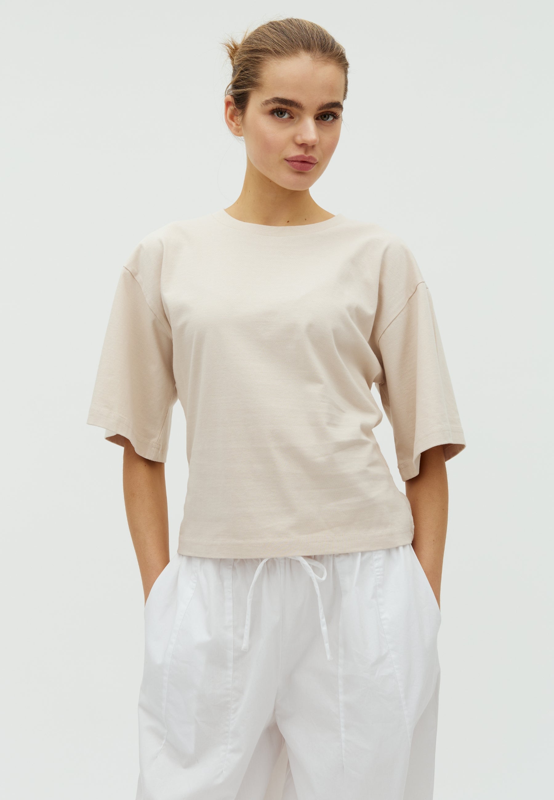168650 Tasha Boxy Tee_Ivory_Model_0